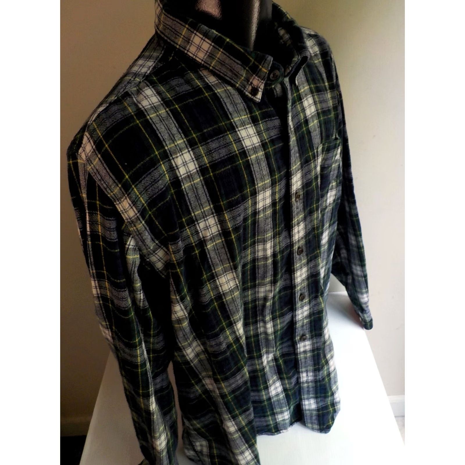 Vintage L. L. Bean Plaid Flannel Button-Down Shirt XL Navy Green White 100% Cotton Mens Shirt Size US XL / EU 56 / 4 - 3 Thumbnail