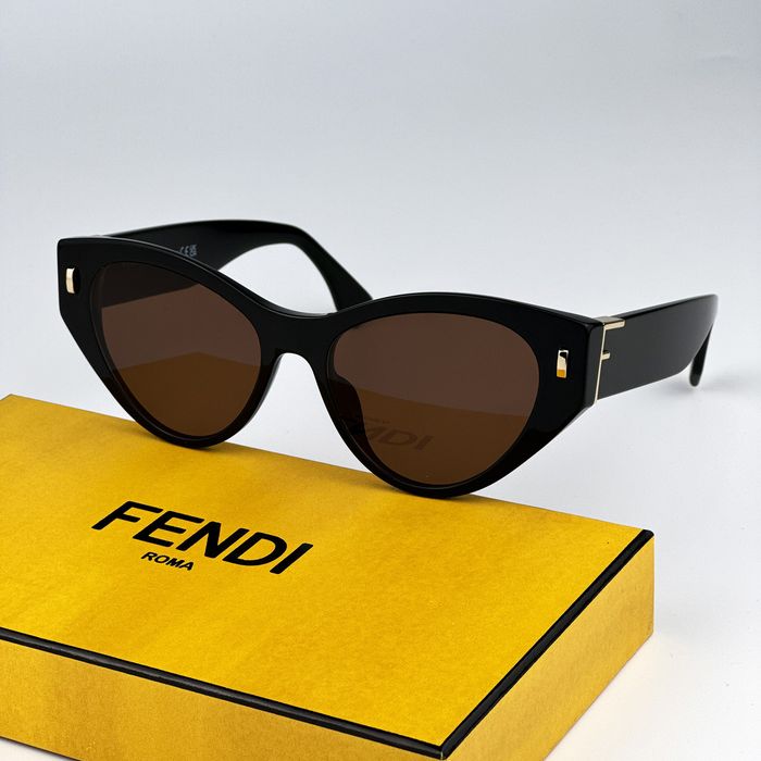 Fendi Fe40035i Sunglasses