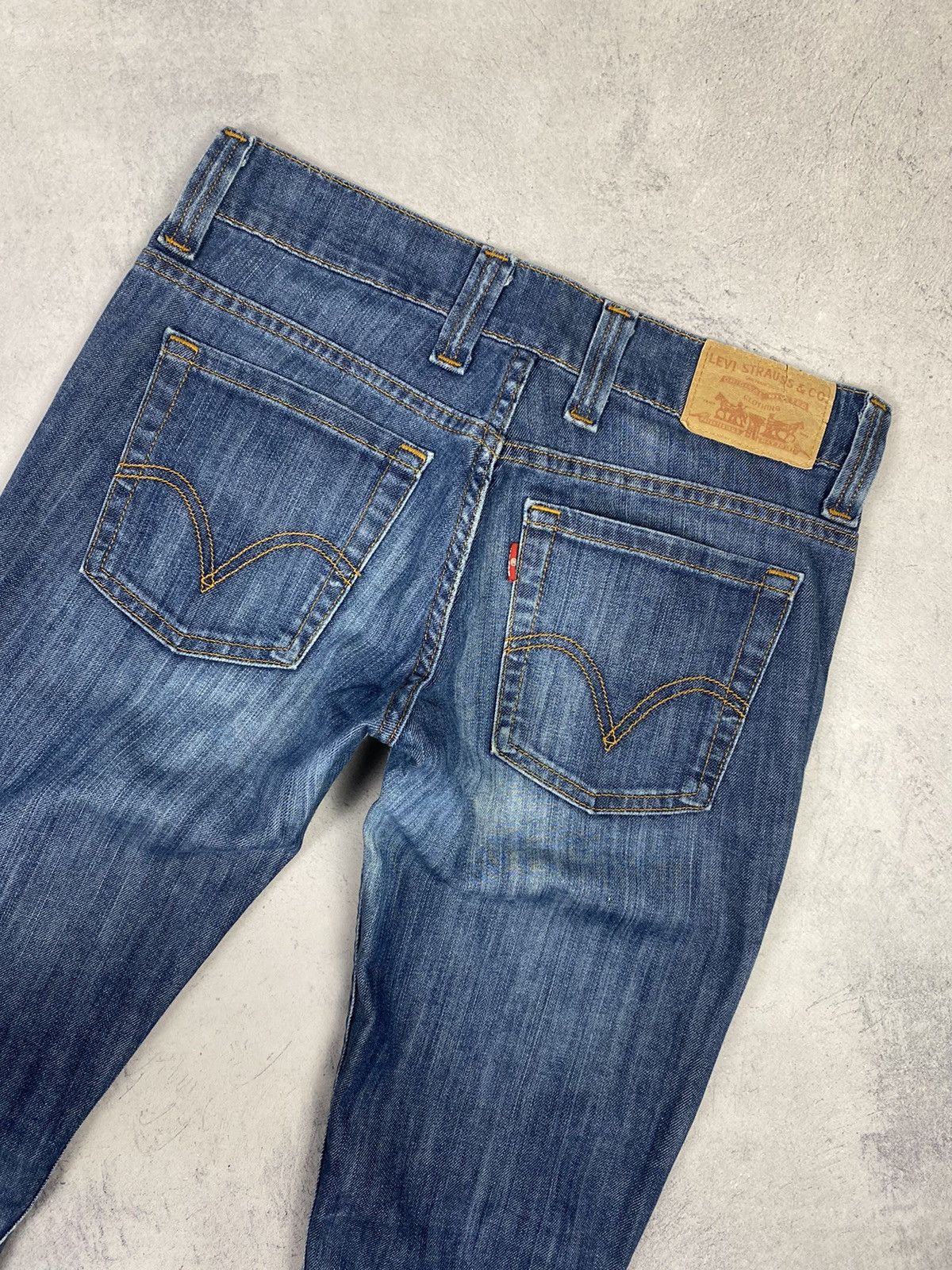 Levi's × Vintage Vintage 00s Levis Dark Blue Wash Denim Jeans y2k Size 28" / US 6 / IT 42 - 2 Thumbnail