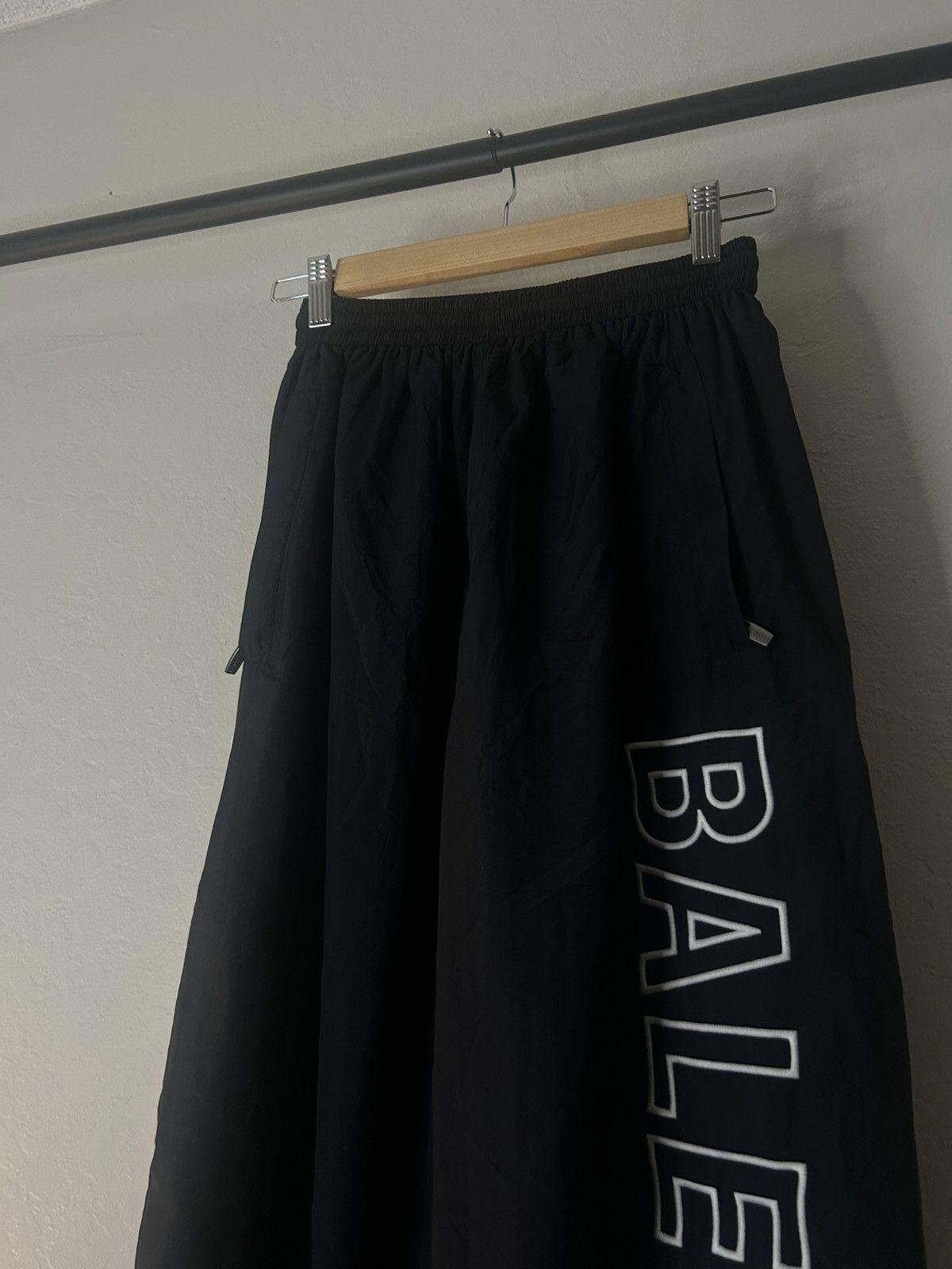 Balenciaga Balenciaga Side Logo Track Pants Size US 32 / EU 48 - 3 Thumbnail