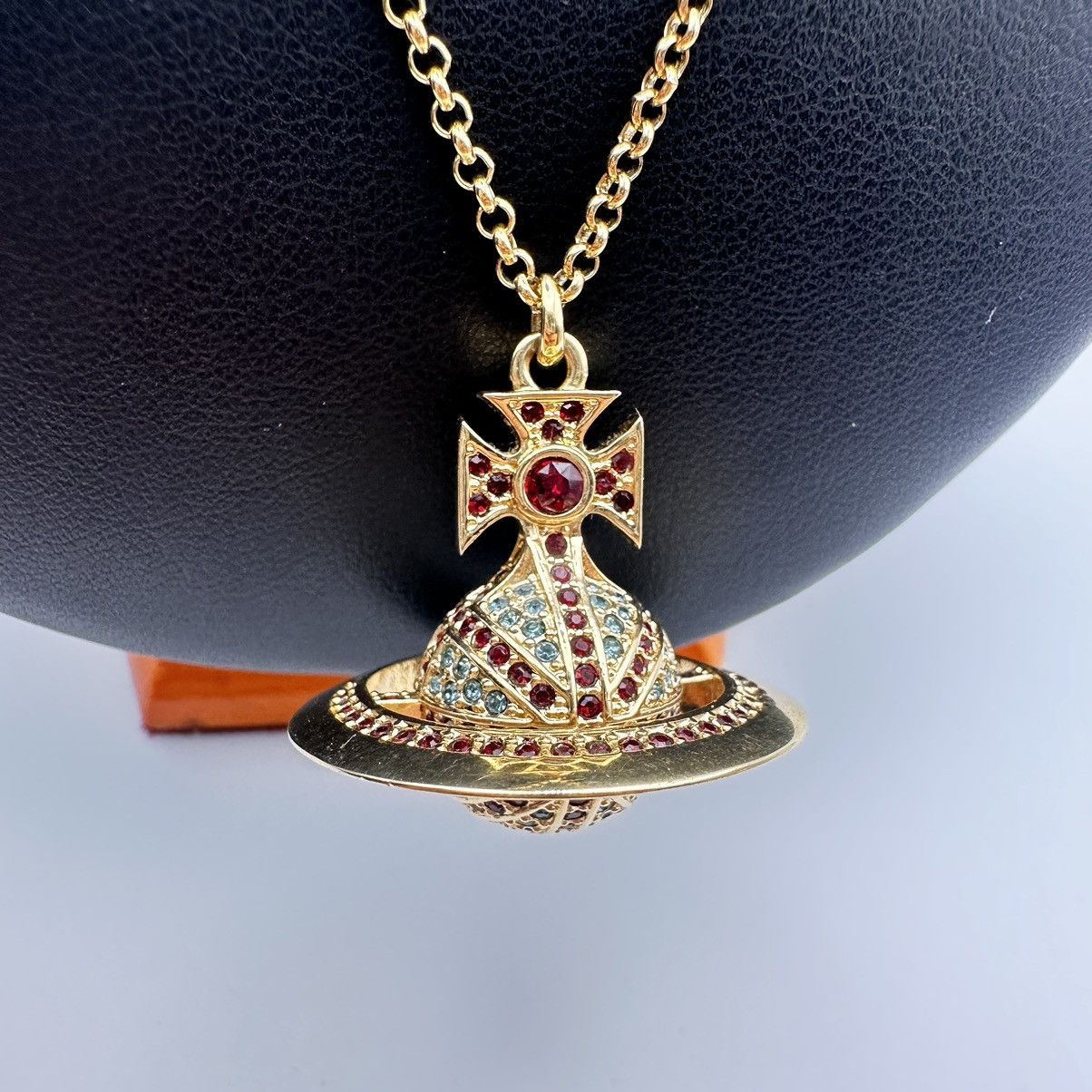 Vivienne Westwood 🔥Rare🔥 Vivienne Westwood Gold Britain 🇬🇧 Flag Necklace Size ONE SIZE - 3 Thumbnail