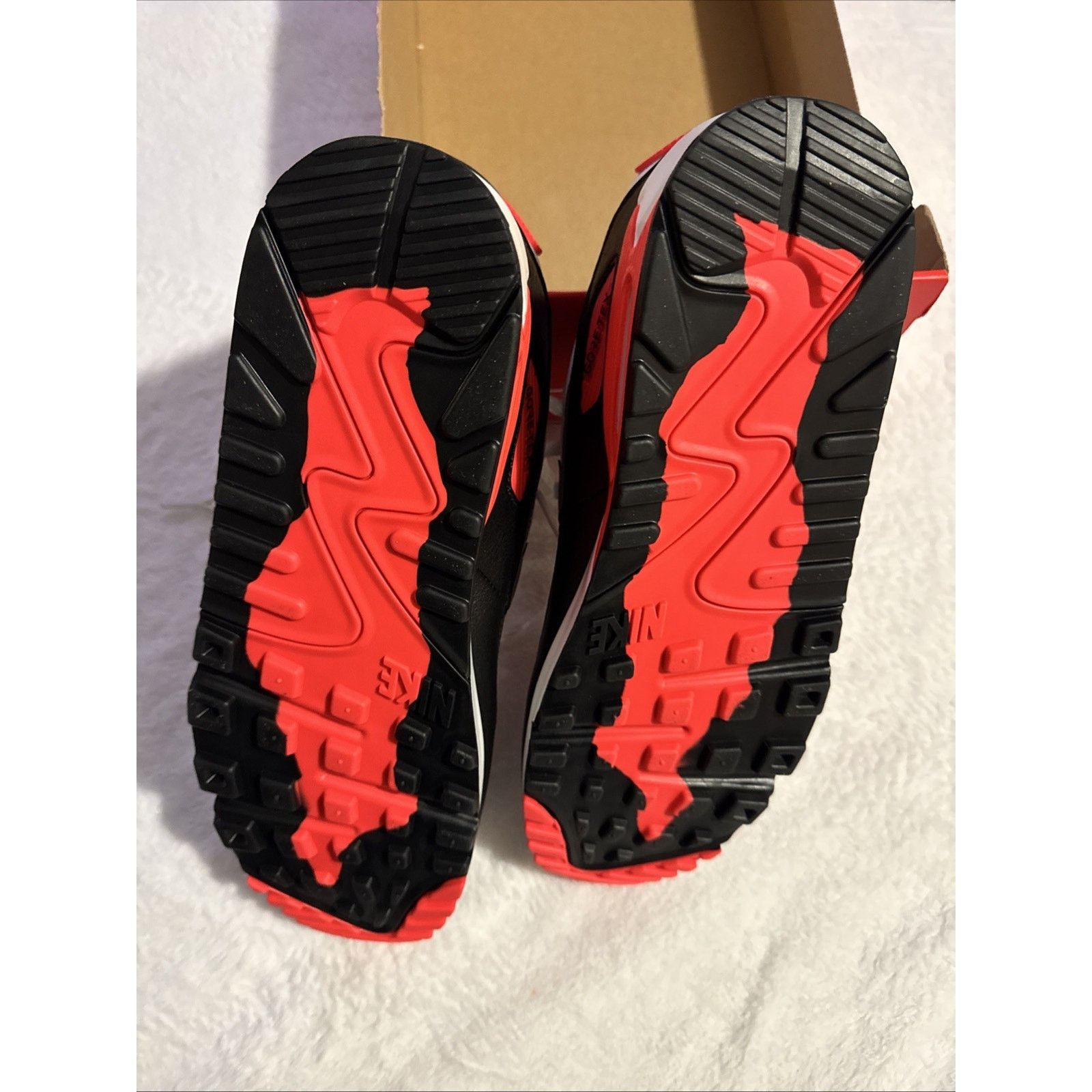 Nike Size 10.5 - Nike Air Max 90 GORE-TEX Infrared Size US 12 / EU 45 - 11 Thumbnail