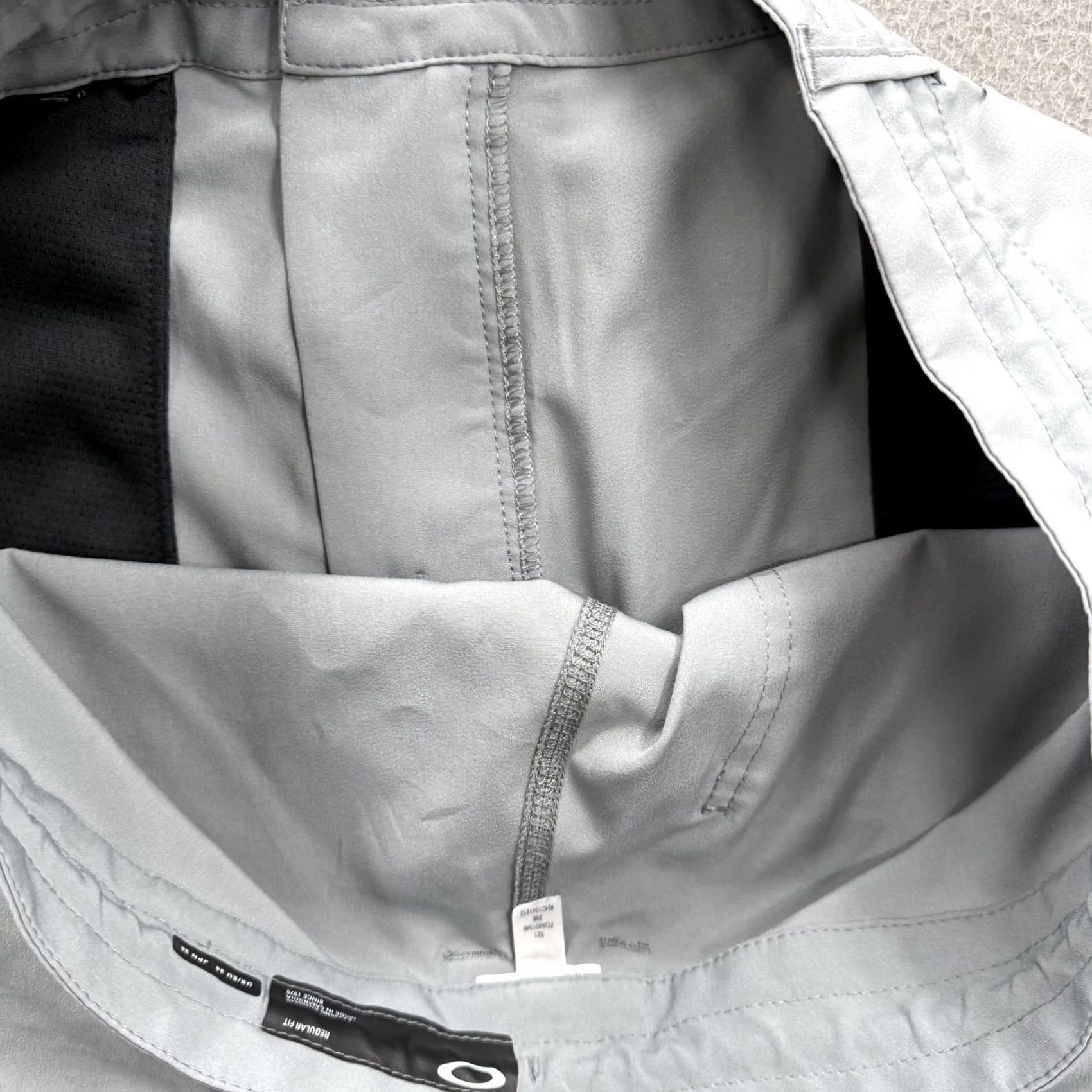 Oakley Oakley Cargo Shorts Mens 34 Gray Stretch Polyester Spandex Drawstring 11 Inseam Size US 34 / EU 50 - 7 Thumbnail