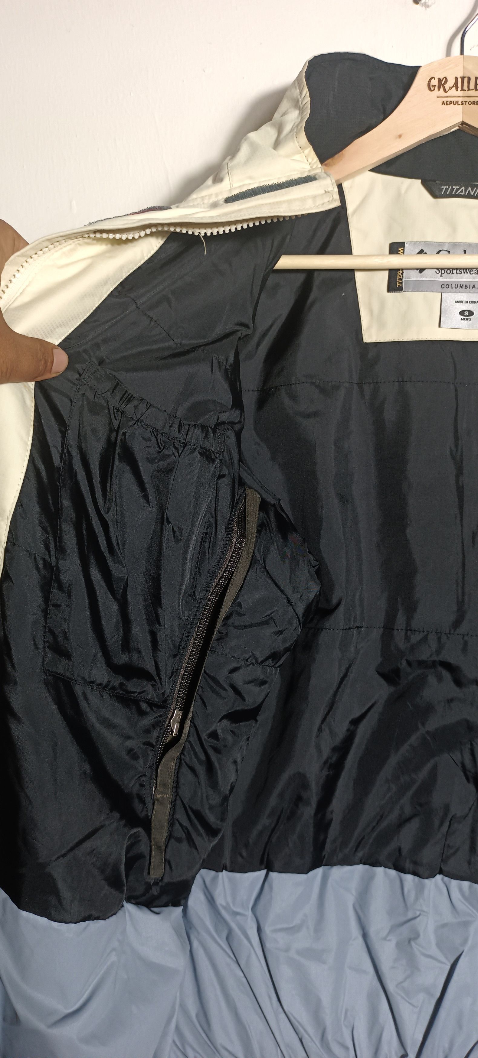 Columbia COLUMBIA TITANIUM WATERPROOF MENS JACKET Size US L / EU 52-54 / 3 - 8 Thumbnail