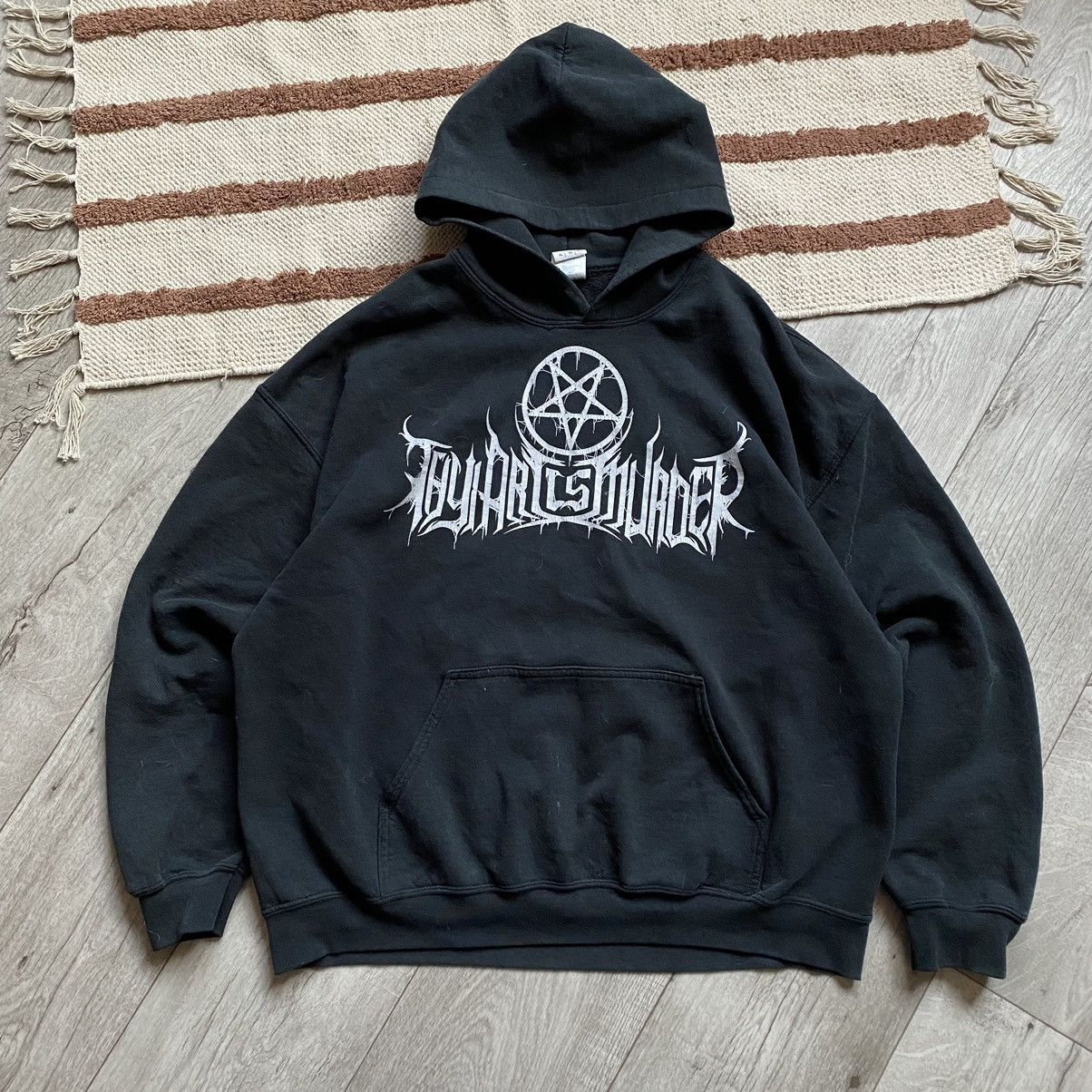 image of Band Tees x Vintage Thy Art Is Murder Death Core Band Pentagram Faded Hoodie in Black (Size XL)