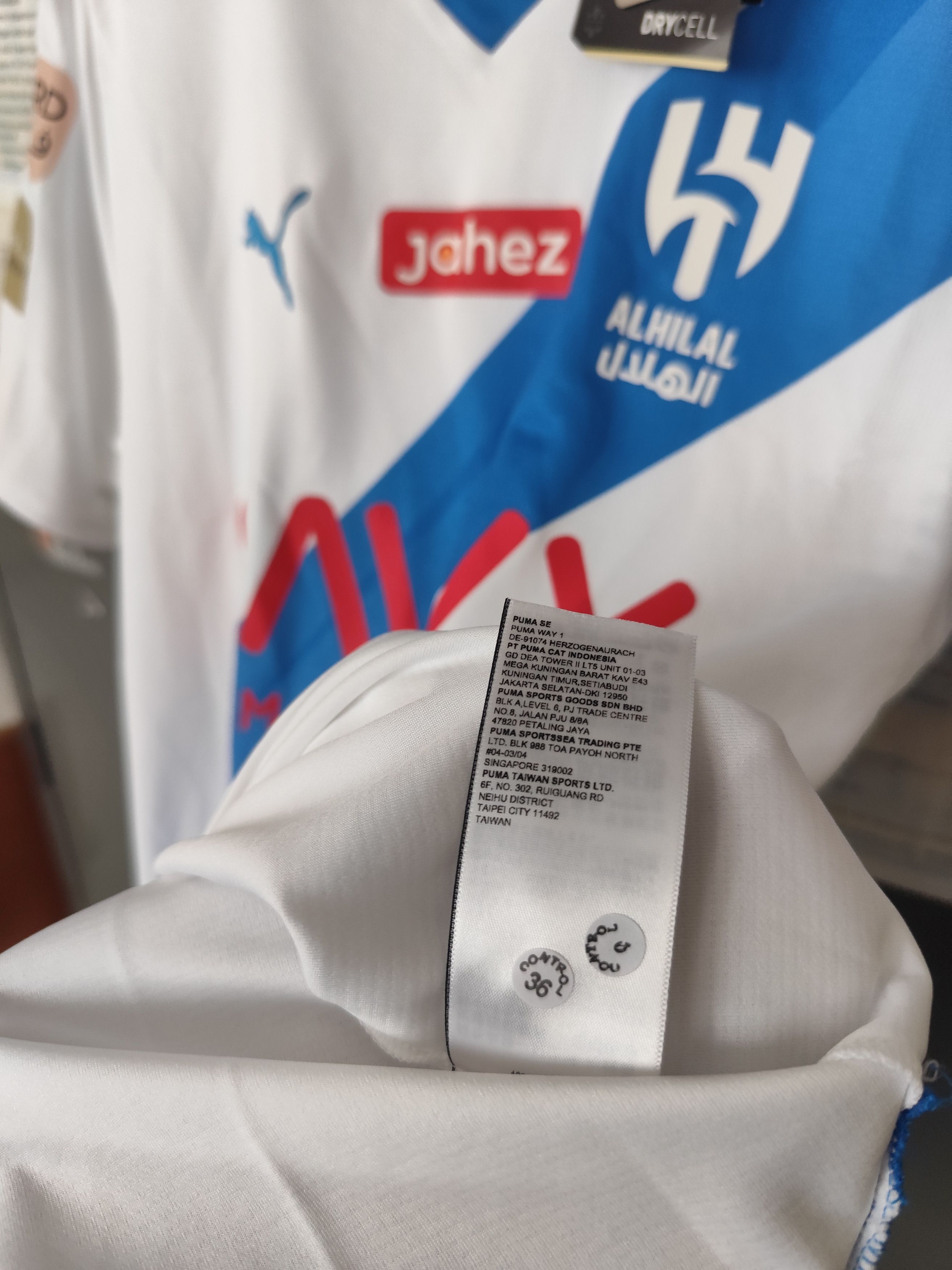Puma Puma x 2023/24 Al Hilal Neymar #10 Away Jersey Size US M / EU 48-50 / 2 - 17 Thumbnail