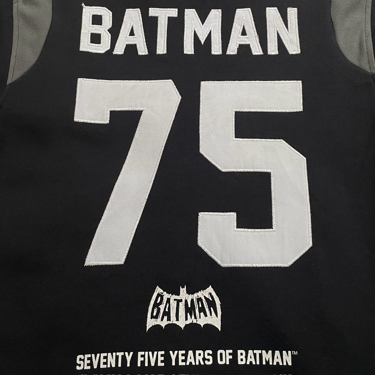 DC Comics Vintage Brand Black Choclate Batman Varsity 2000s Size US L / EU 52-54 / 3 - 9 Thumbnail