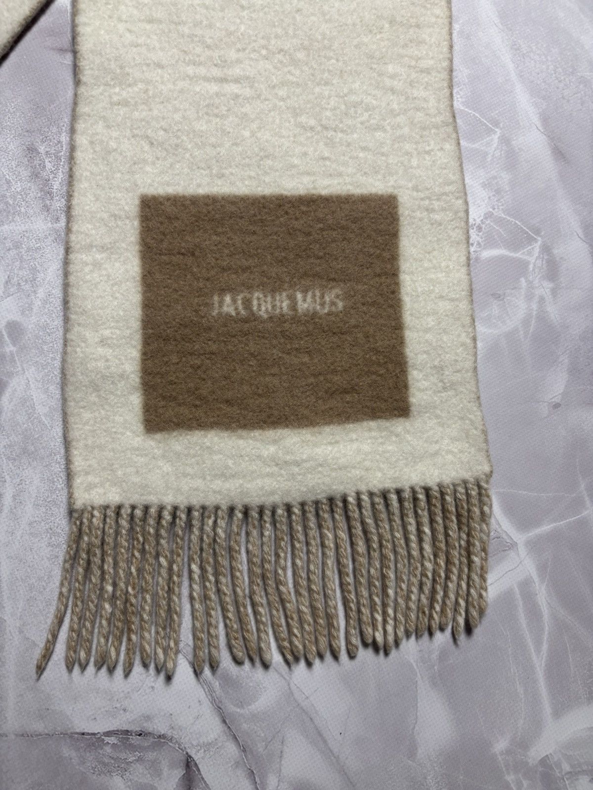 Jacquemus JACQUEMUS Rond Carre Scarf in Beige Size ONE SIZE - 3 Thumbnail