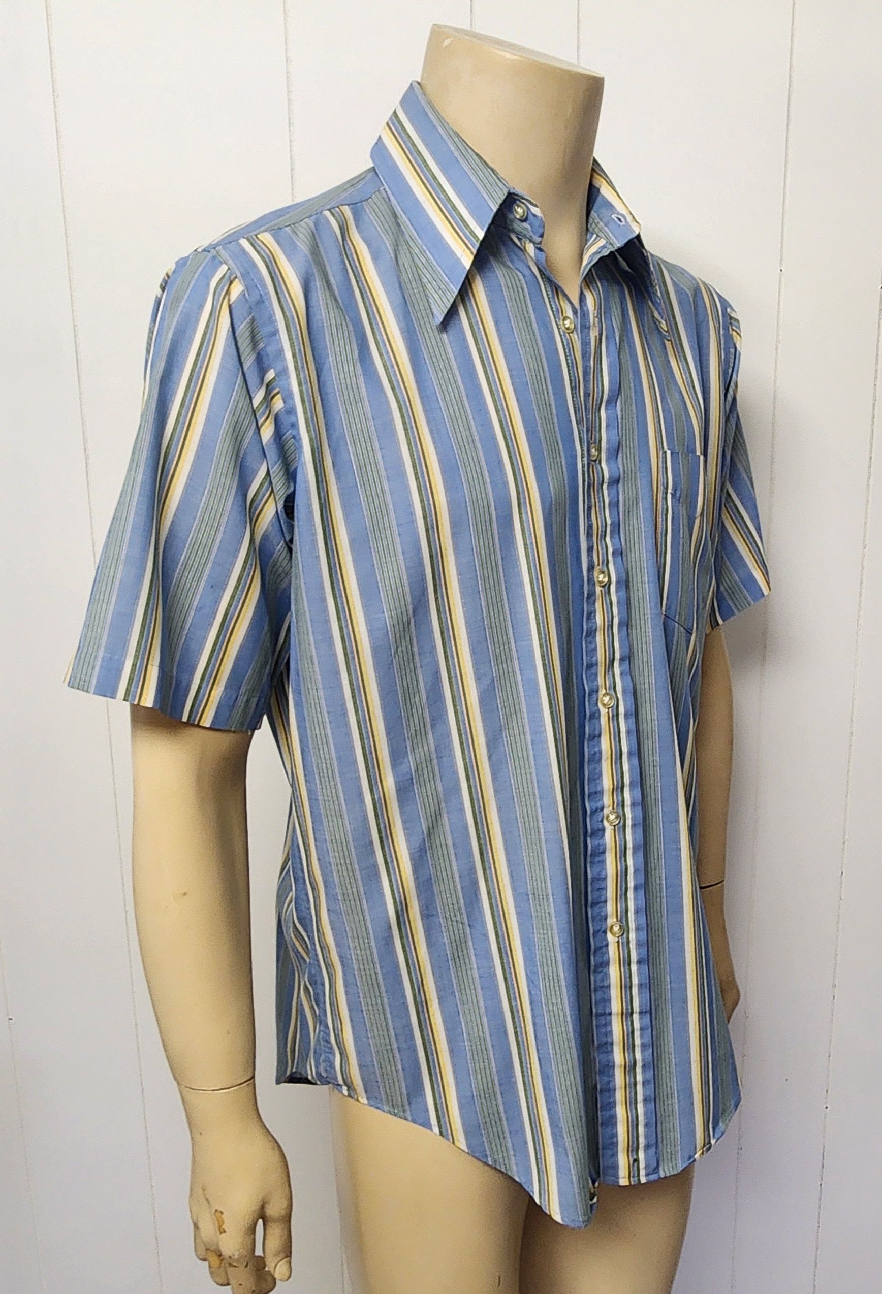 Vintage men's 1970s shirt L short sleeve stripe button front Size US L / EU 52-54 / 3 - 3 Thumbnail
