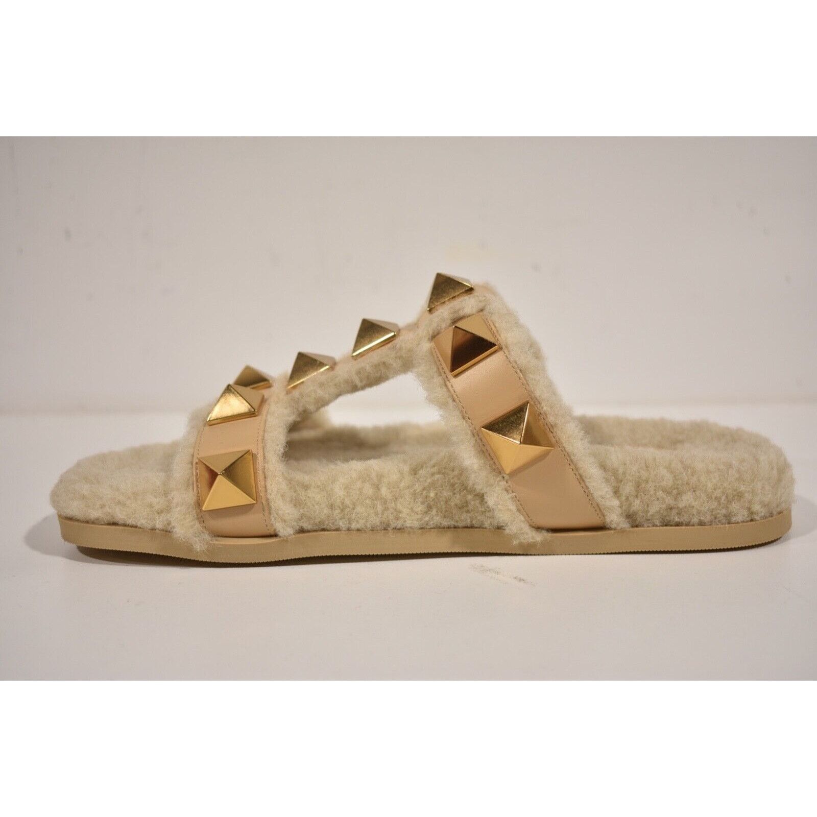 Valentino Valentino Rockstud Roman Stud Shearling Fur Beige Gold Size US 7.5 / IT 37.5 - 9 Thumbnail