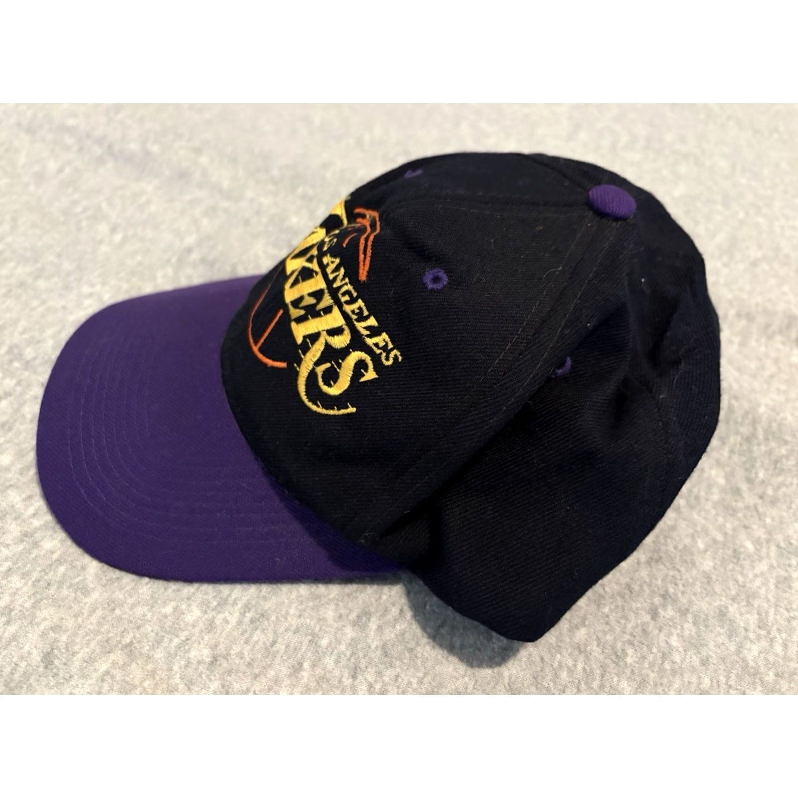 Vintage VINTAGE Big Boy Headgear Hat Cap Wool Snapback Mens One Size Black Basketball Lakers Los Angeles 80% acrylic 20% wool Size ONE SIZE - 2 Thumbnail