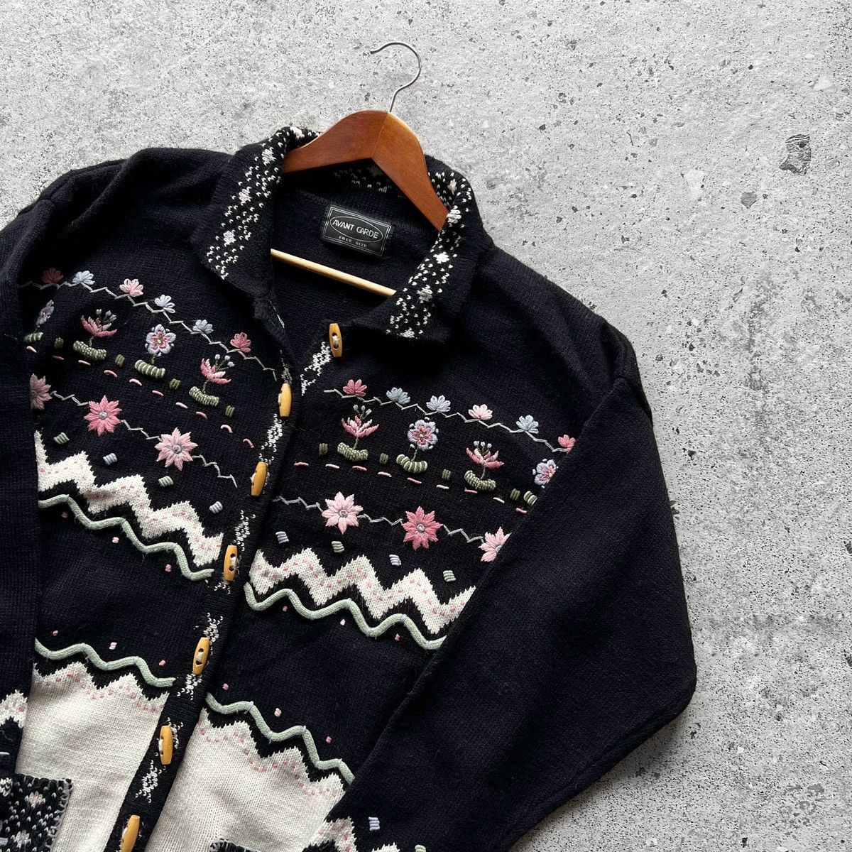 Vintage Avant Garde Vintage Womens 90s Long Sleeve Floral Cardigan Size ONE SIZE - 5 Thumbnail