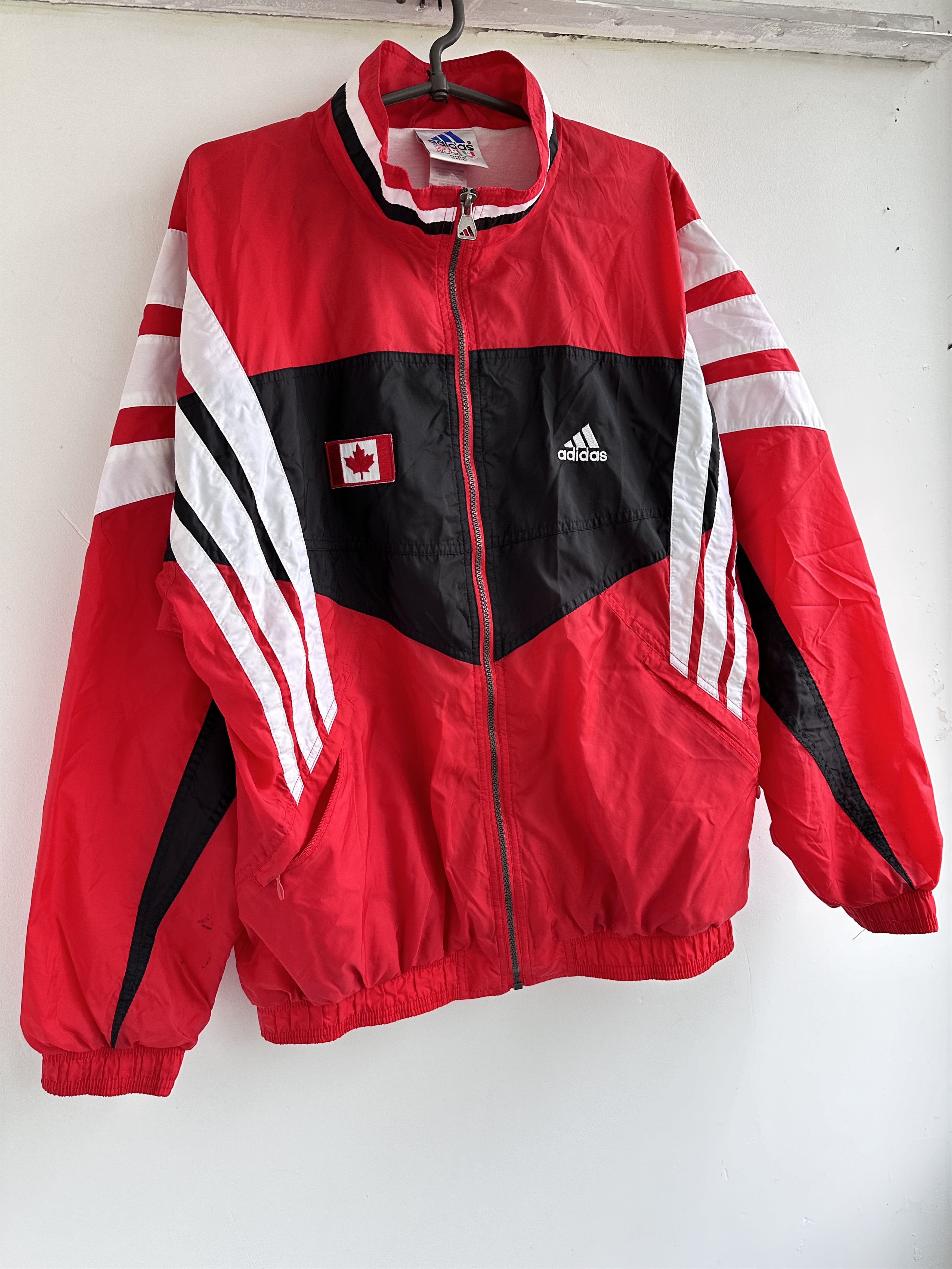 Adidas windbreaker canada hotsell