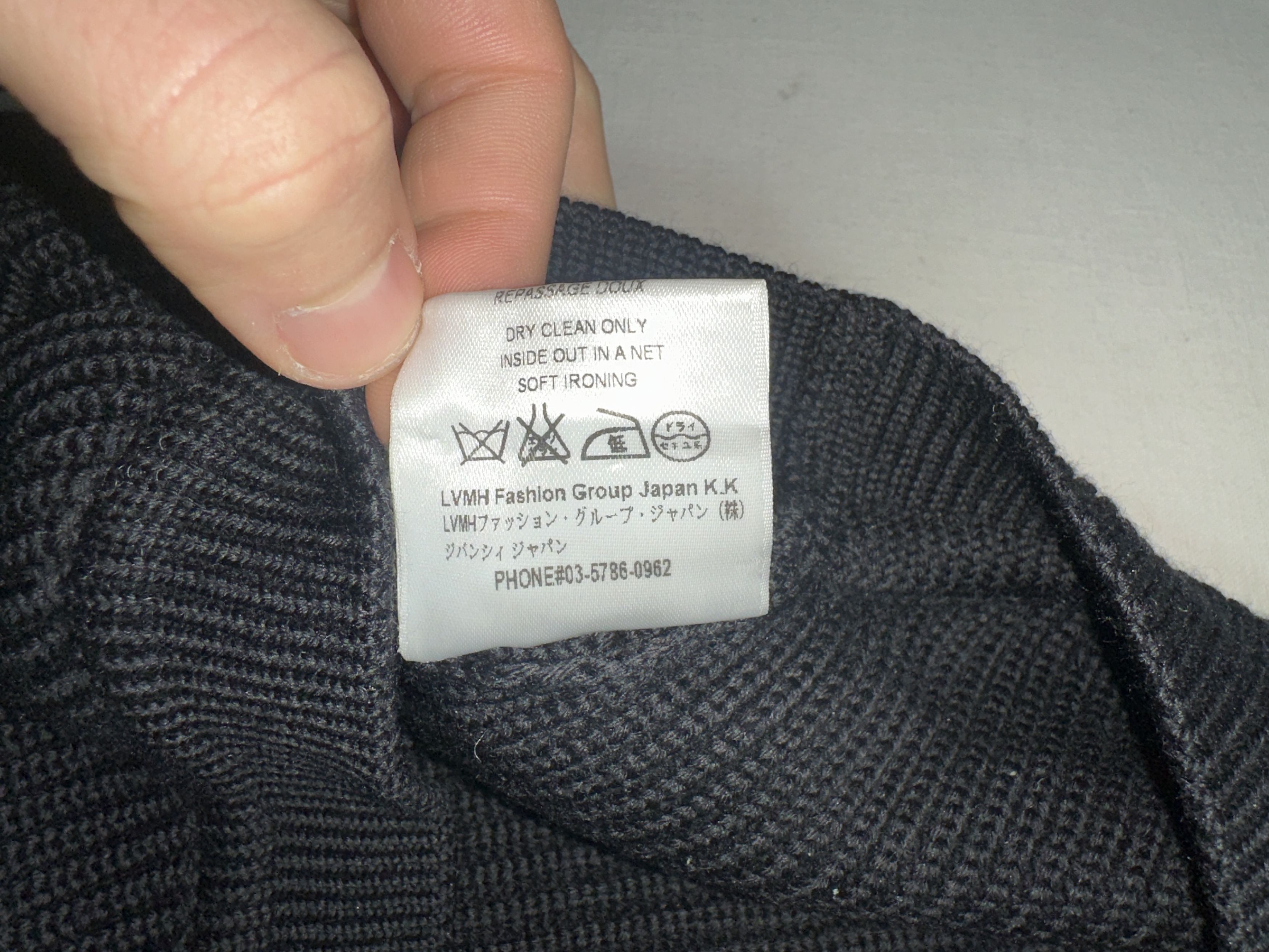 Givenchy Givenchy Paris Cropped Wool Knit Sweater Cut Out Bolero S Size S / US 4 / IT 40 - 14 Thumbnail