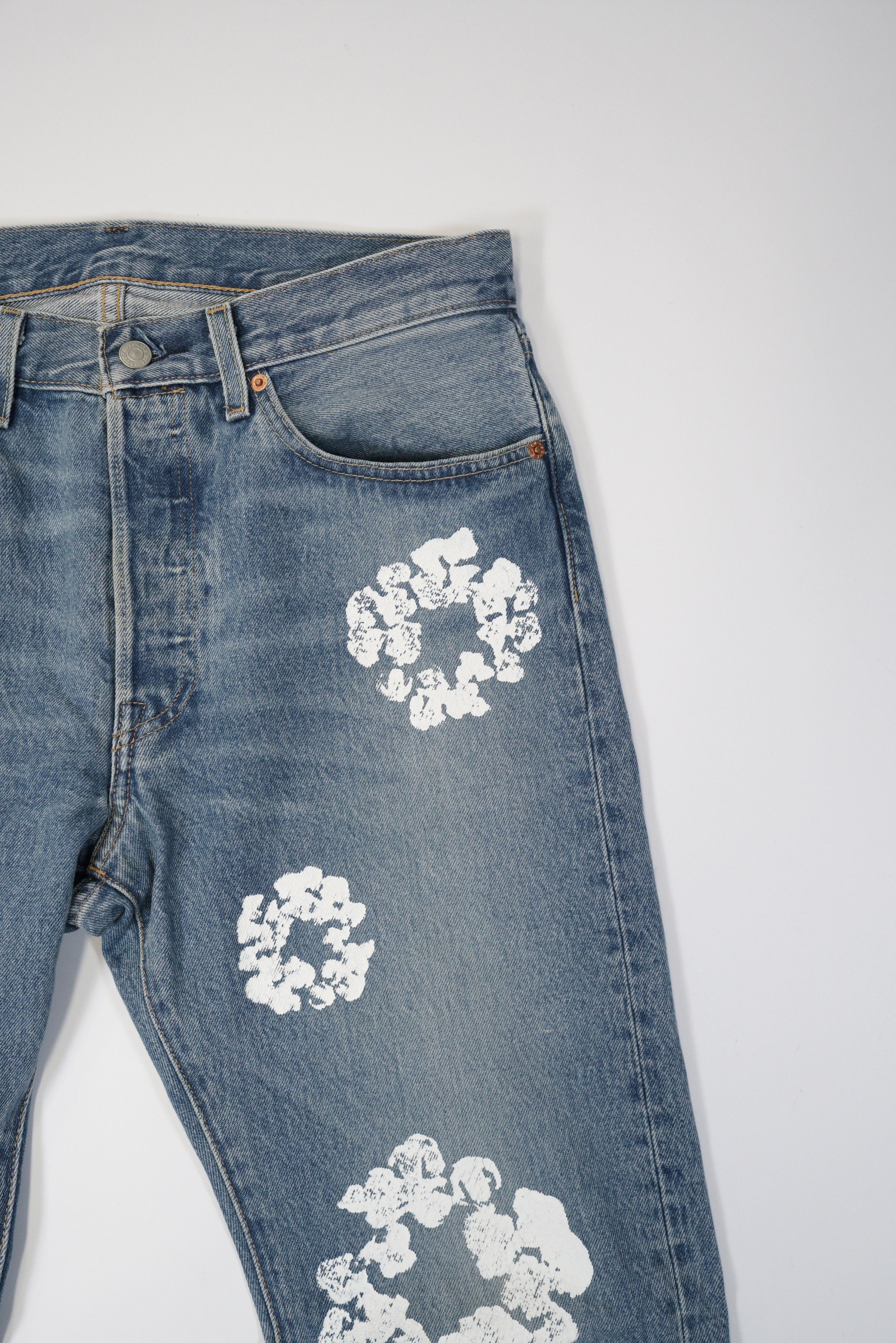 DENIM TEARS Denim Tears x Levi's Cotton Wreath Jean Light Wash Size US 32 / EU 48 - 7 Thumbnail