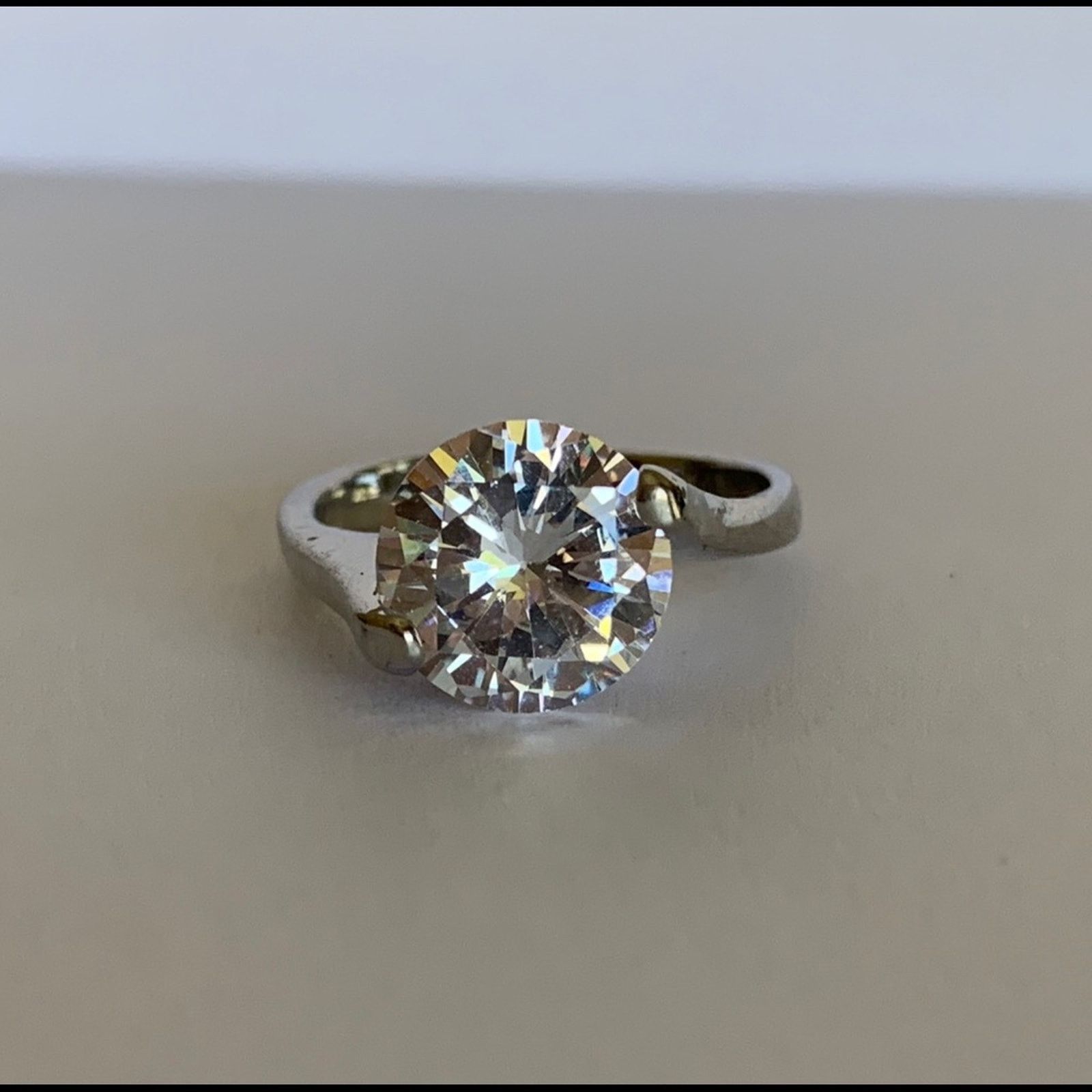 Other Diamond CZ Solitaire Silver Swirl Setting Ring Size 7 NEW Size ONE SIZE - 2 Thumbnail
