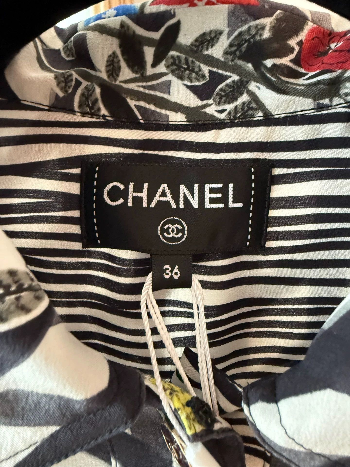 Chanel Chanel 26P B&W Graffiti-Check Silk Top 36 NWT Size XS / US 0-2 / IT 36-38 - 3 Thumbnail