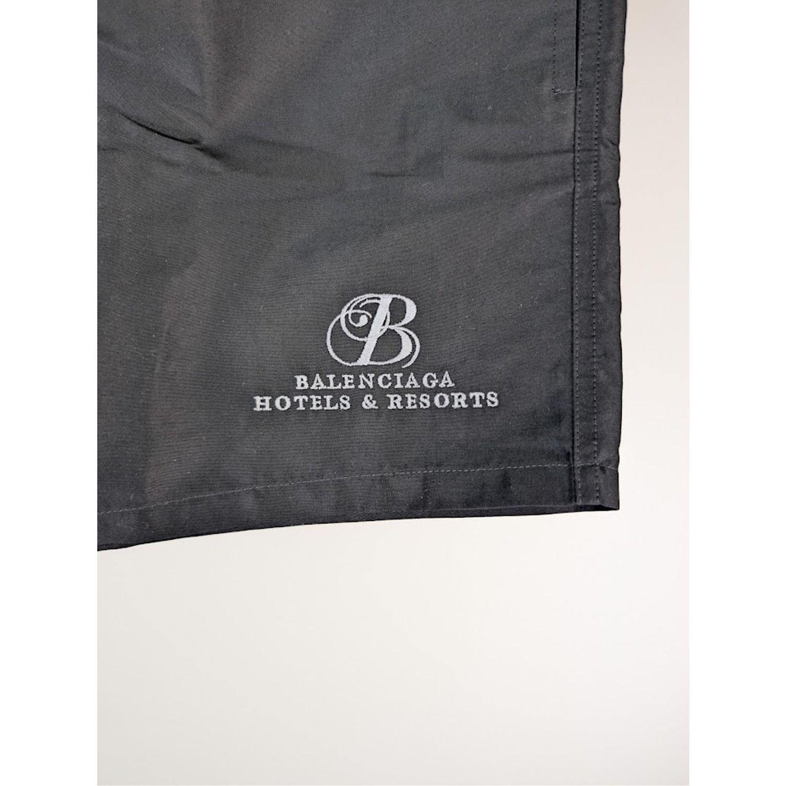 Balenciaga o1rshd1 Q:3 / Hotels & Resorts SW Swim Short in Black Size US 36 / EU 52 - 7 Thumbnail