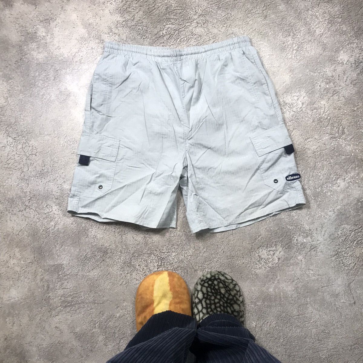 Vintage Vintage 90s Ellesse Cargo Shorts Baggy Streetwear Y2K 34 Size US 34 / EU 50 - 1 Thumbnail