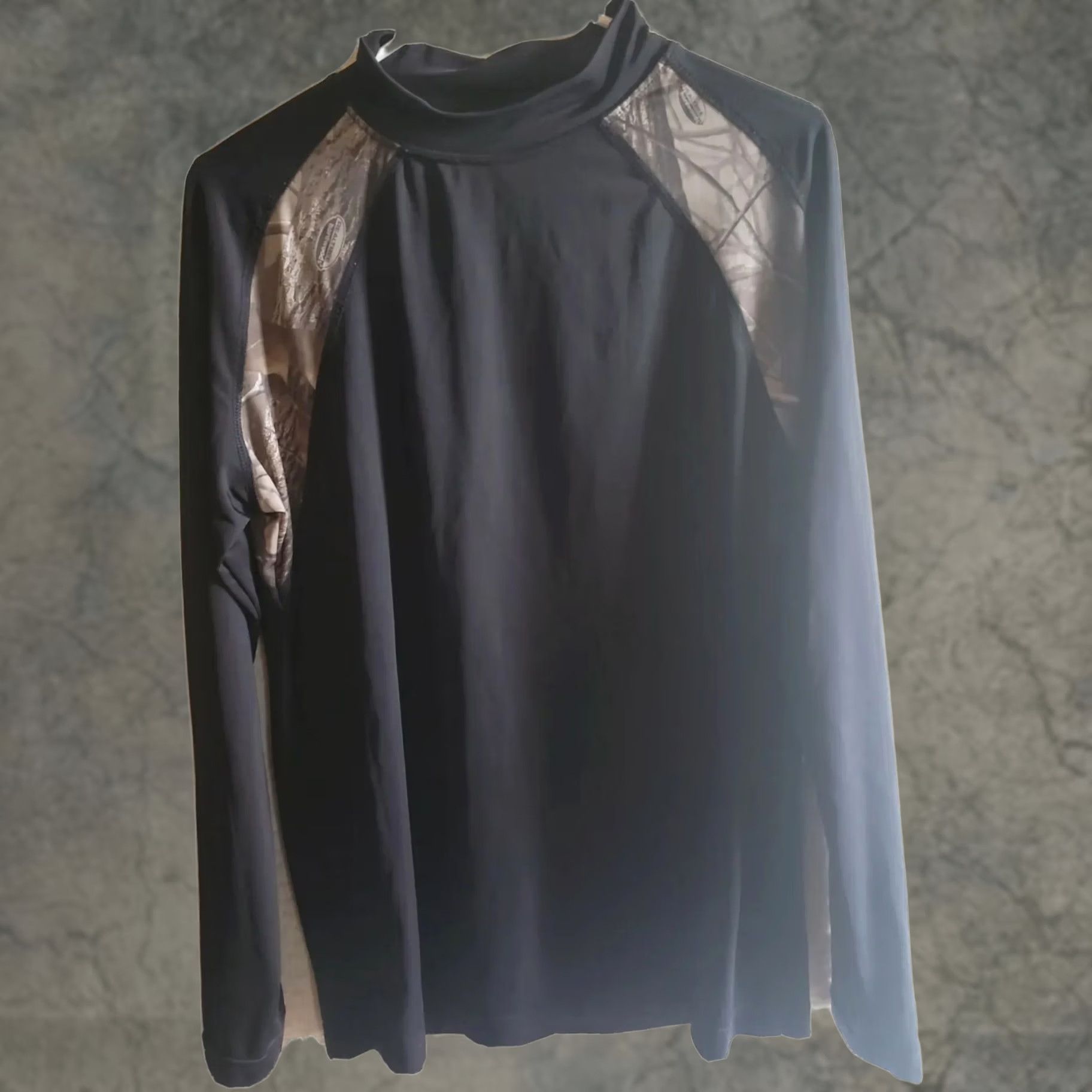 Realtree Outfitters Edge T-Shirt Men L Black Camo Crew Neck Long Sleeve Realtree Hardwoods Trim Size US L / EU 52-54 / 3 - 1 Thumbnail