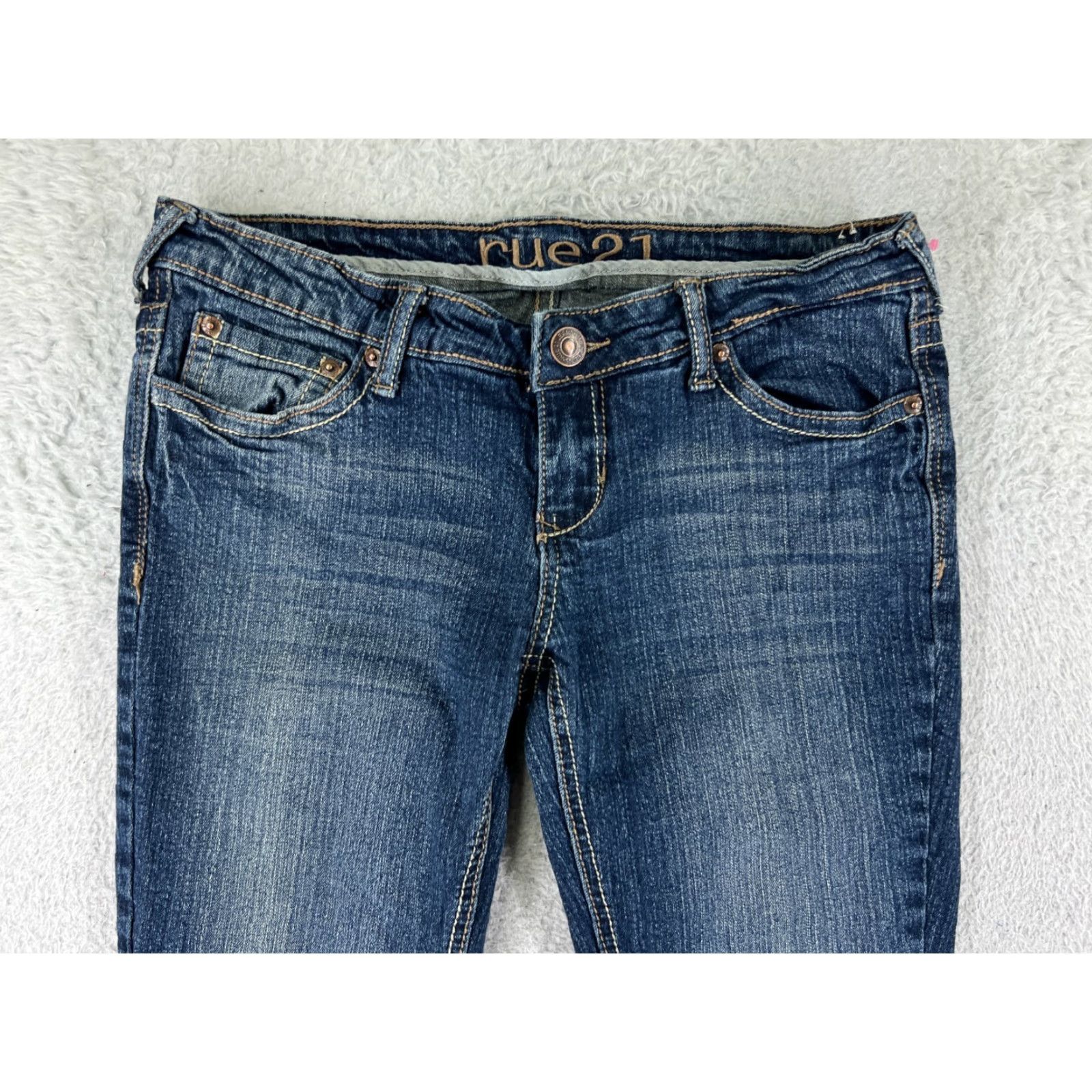 Vintage Rue 21 Jeans Womens Slim Bootcut Denim Blue 7 Moderate Wash Cotton Stretch Five-Pocket Rise Low Womens jeans Size 28" / US 6 / IT 42 - 7 Thumbnail
