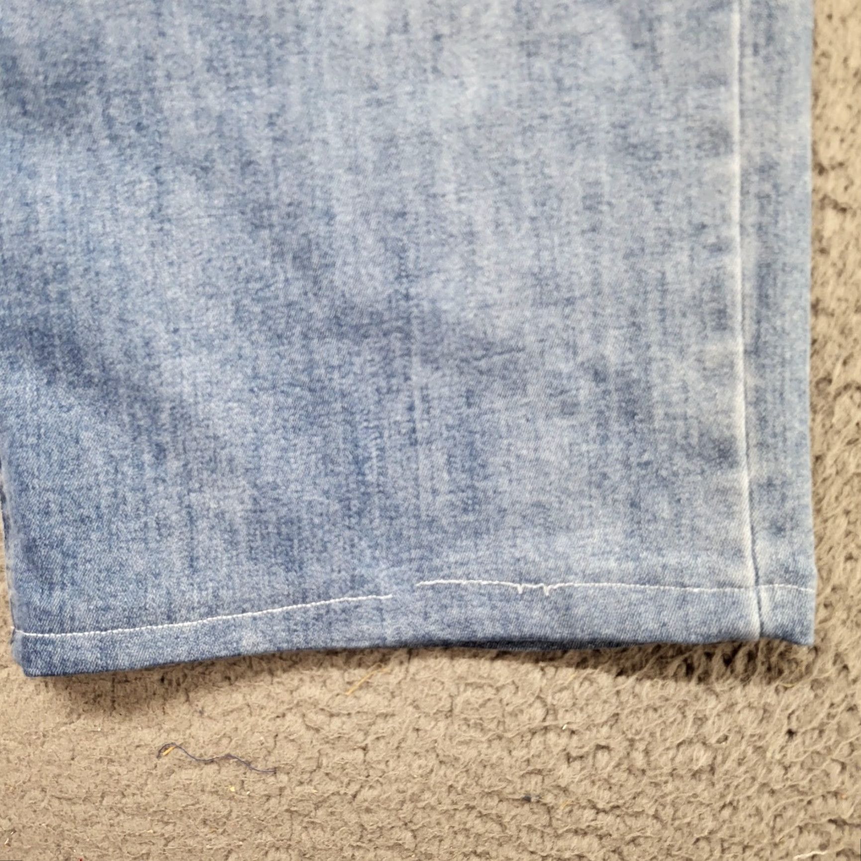 Vintage YMI Capri Jeans Womens Size 13/31 Blue Medium Wash Stretch Professionally Hemmed Size 34" / US 12 / IT 48 - 3 Thumbnail