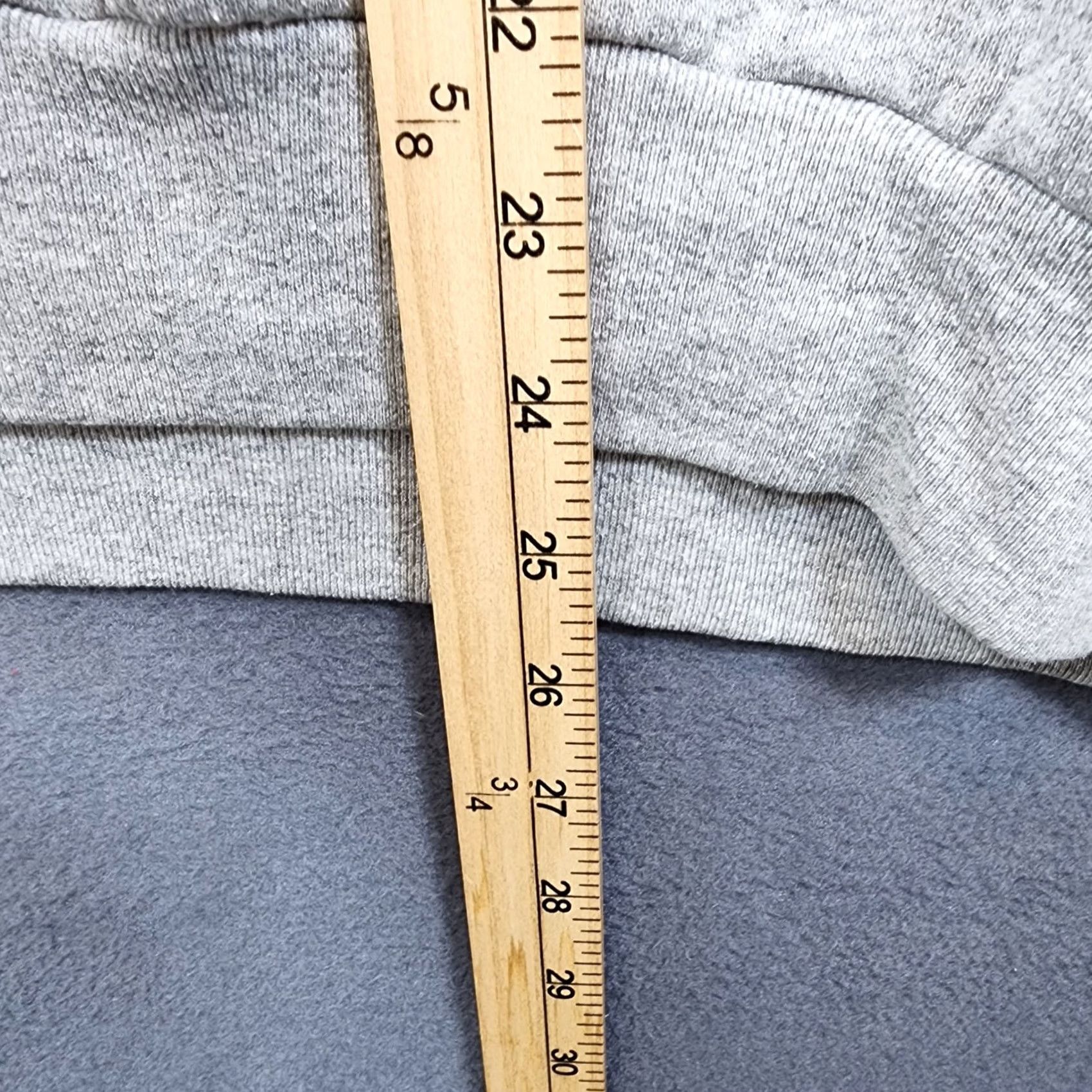 Fruit Of The Loom VINTAGE Fruit of the Loom Crewneck Sweatshirt Mens 2XL Gray Blank Pullover Sweatshirt Mens Clothing Sweatshirt Men’s Crew Neck 2XL Gray FOTL Size US XXL / EU 58 / 5 - 5 Thumbnail
