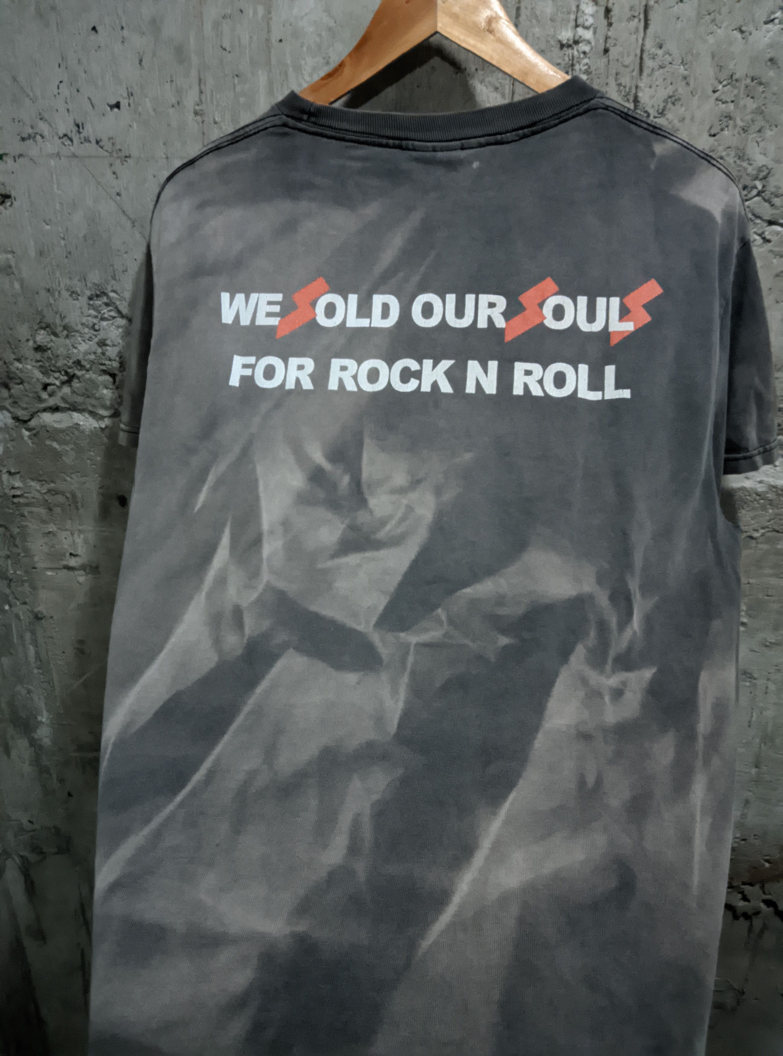 Band Tees Vintage 2002 thrashed black sabbath metal fade grunge erd Size US M / EU 48-50 / 2 - 3 Thumbnail