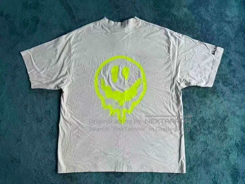 Balenciaga Balenciaga Alien Printed Short Sleeve T-Shirt in White Size US XL / EU 56 / 4 - 2 Thumbnail
