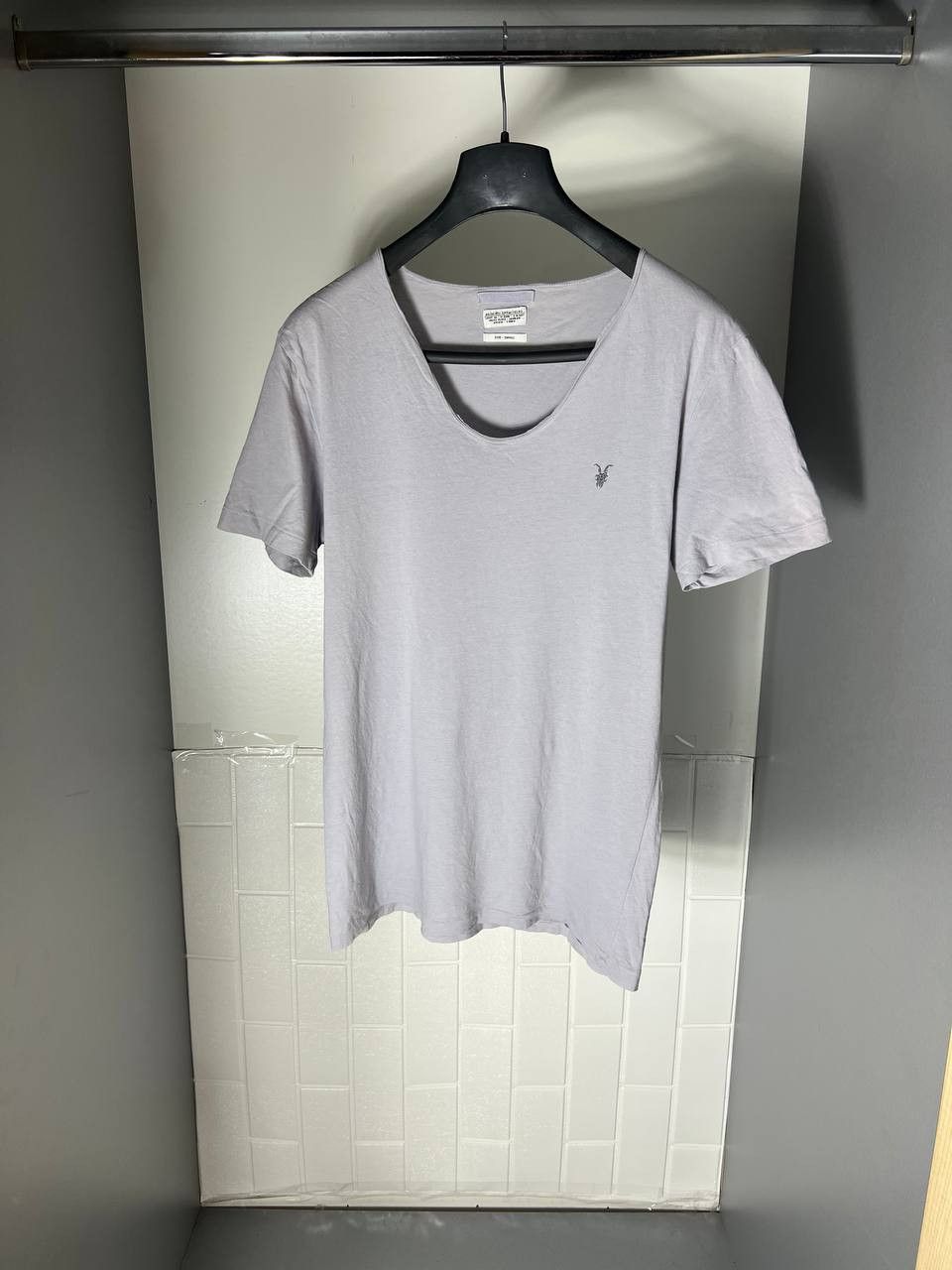 Allsaints VINTAGE ALLSAINTS SPITALFIELDS CLASSIC CASUAL T-SHIRT Y2K Size US S / EU 44-46 / 1 - 1 Thumbnail