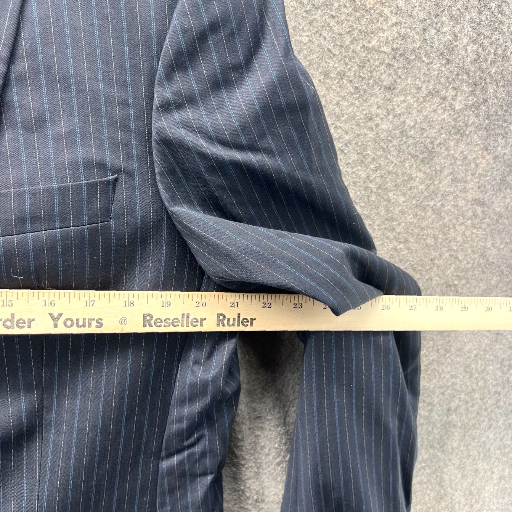Hugo Boss VINTAGE? No. Hugo Boss Blazer Mens 42L Blue Sport Coat Jacket Striped Wool Suit Size 42R - 3 Thumbnail