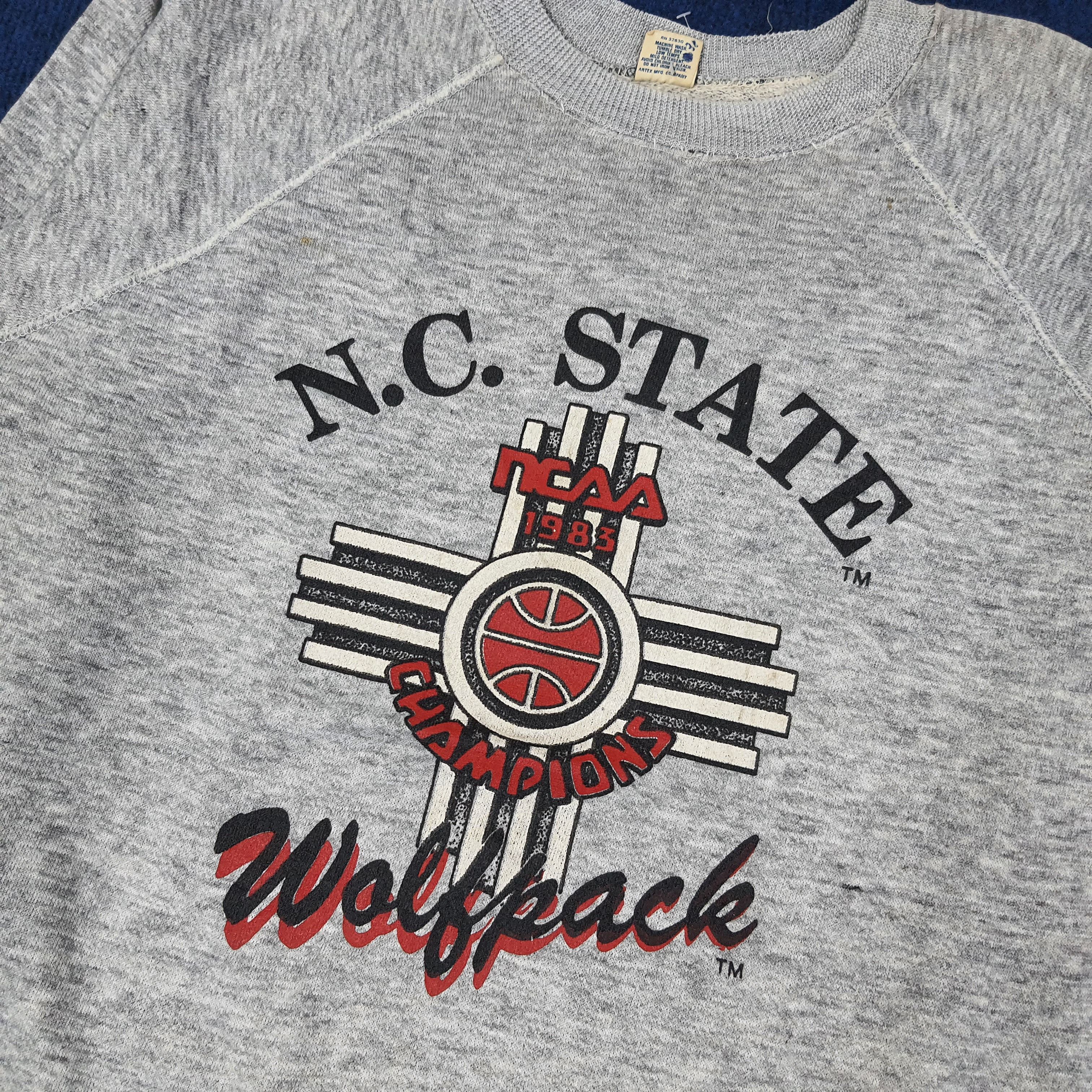 NBA Vintage NCAA Basketball Team Wolfpack Sweatshirt C251N7 Size US M / EU 48-50 / 2 - 2 Thumbnail