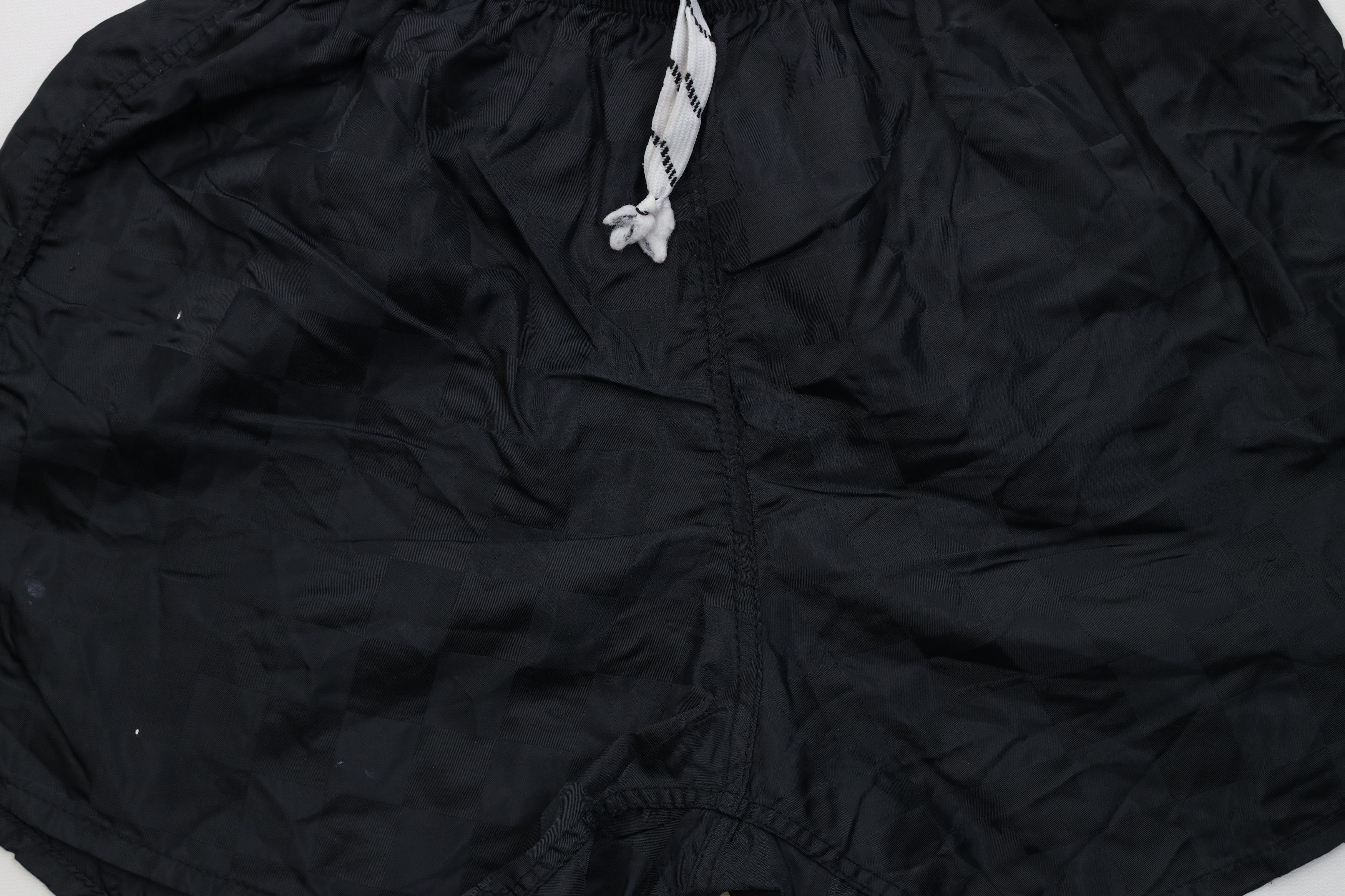 Vintage Vintage 90s Checkered Nylon Running Soccer Shorts Black USA Size US 32 / EU 48 - 3 Thumbnail