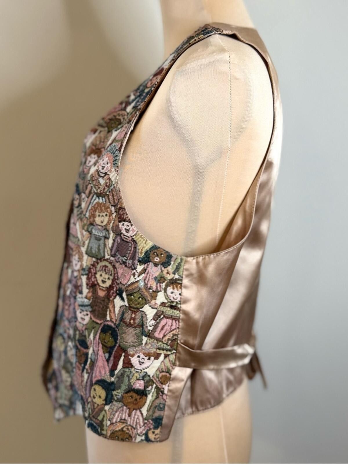 NADA Nadia vintage vest eclectic people pattern FLAW SZ M Size M / US 6-8 / IT 42-44 - 3 Thumbnail