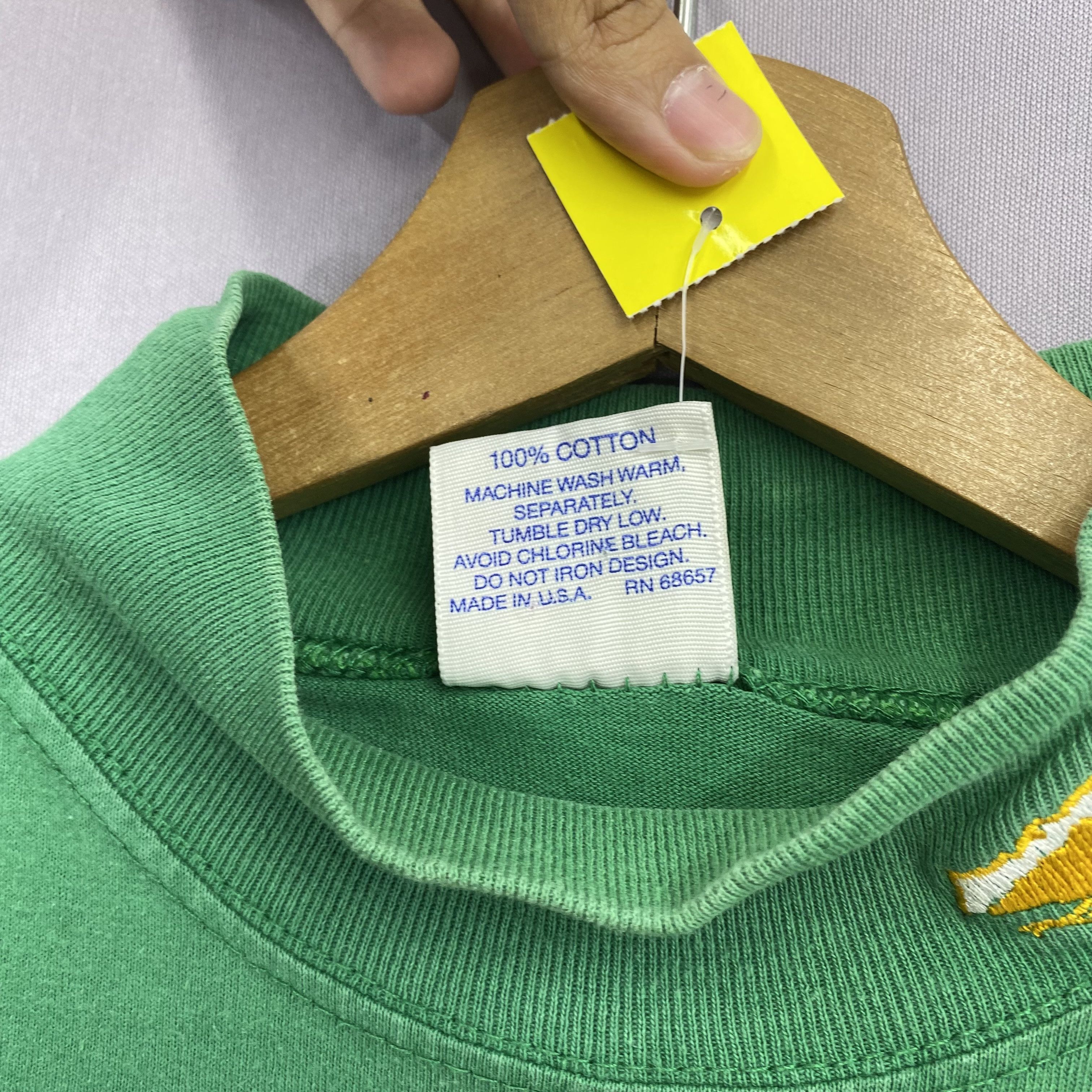 Vintage Vintage 90s Tulane Green Wave Football T-Shirt Crewneck Tee Size US L / EU 52-54 / 3 - 5 Thumbnail