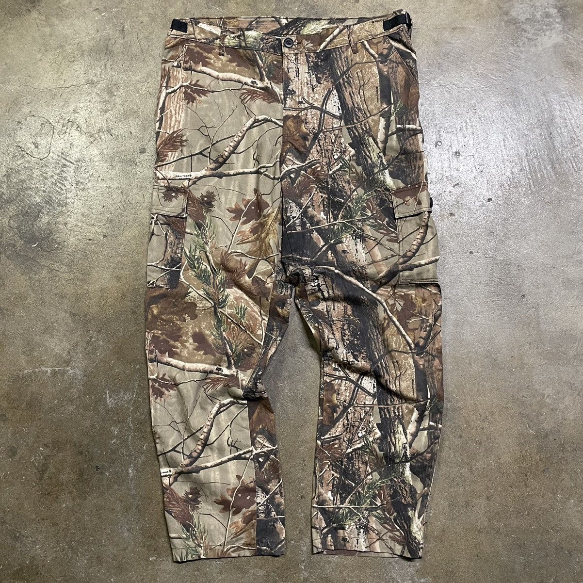 Vintage Realtree Hunting Camo Tactical Pants 42x30 Baggy