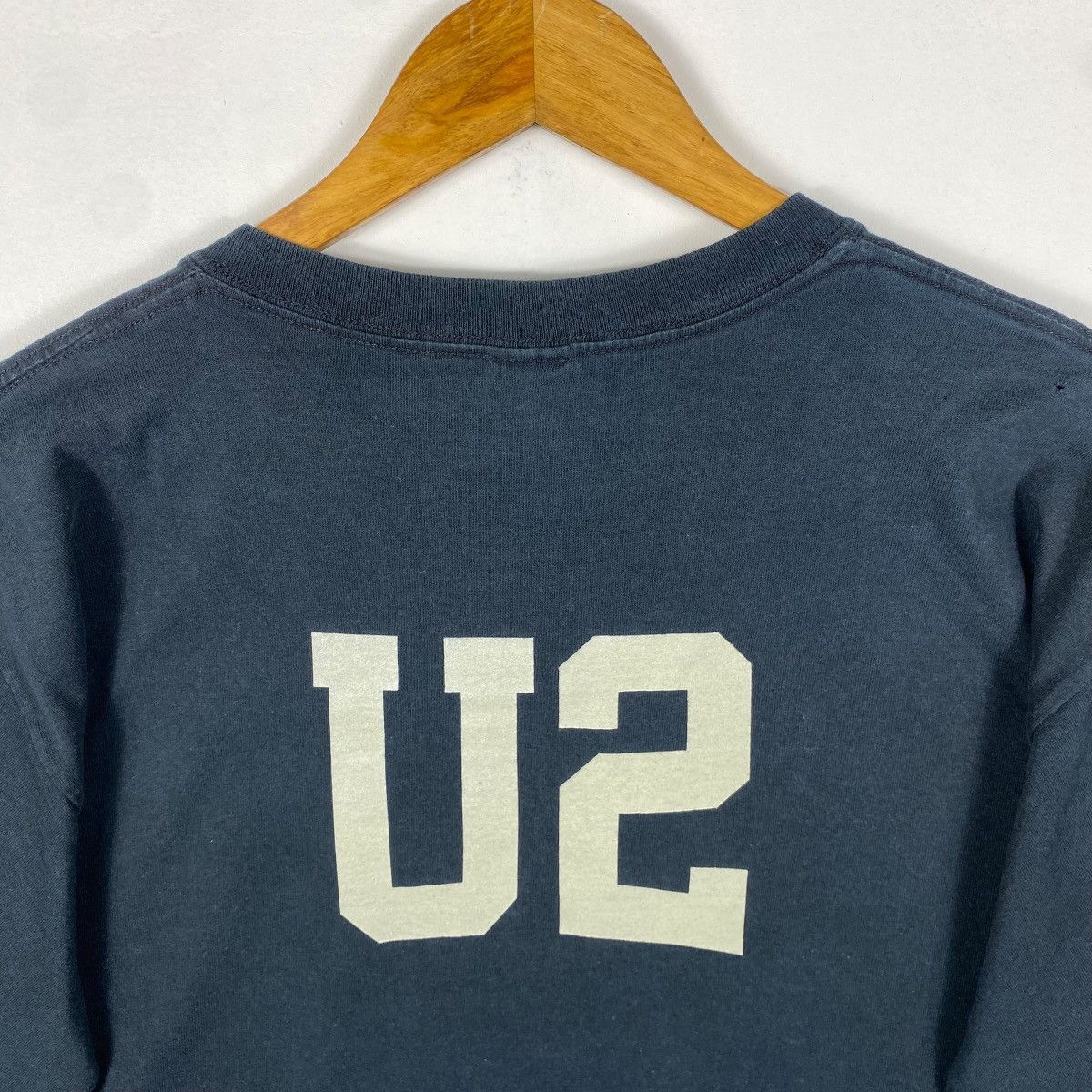 Band Tees Vintage 00s U2 Band Vertigo Tour Faded Tee Shirt Large Size Size US L / EU 52-54 / 3 - 5 Thumbnail