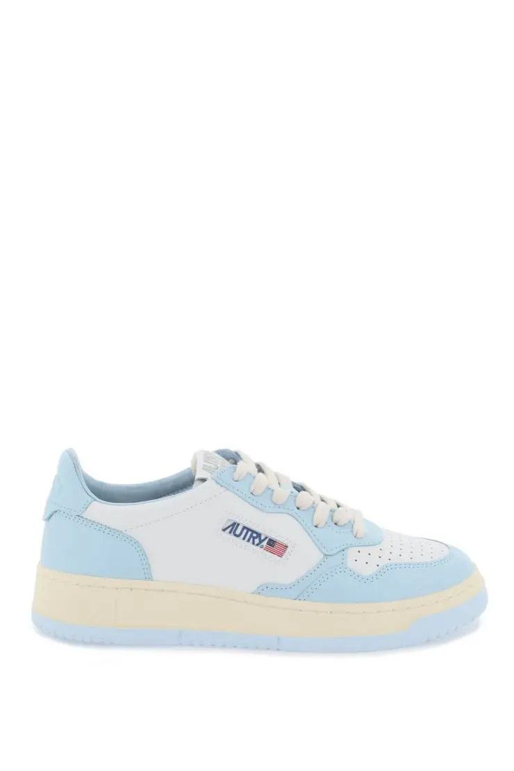 image of Autry O1S22I1N0324 Medalist Low Sneakers In White/light Blue, Women's (Size 9)