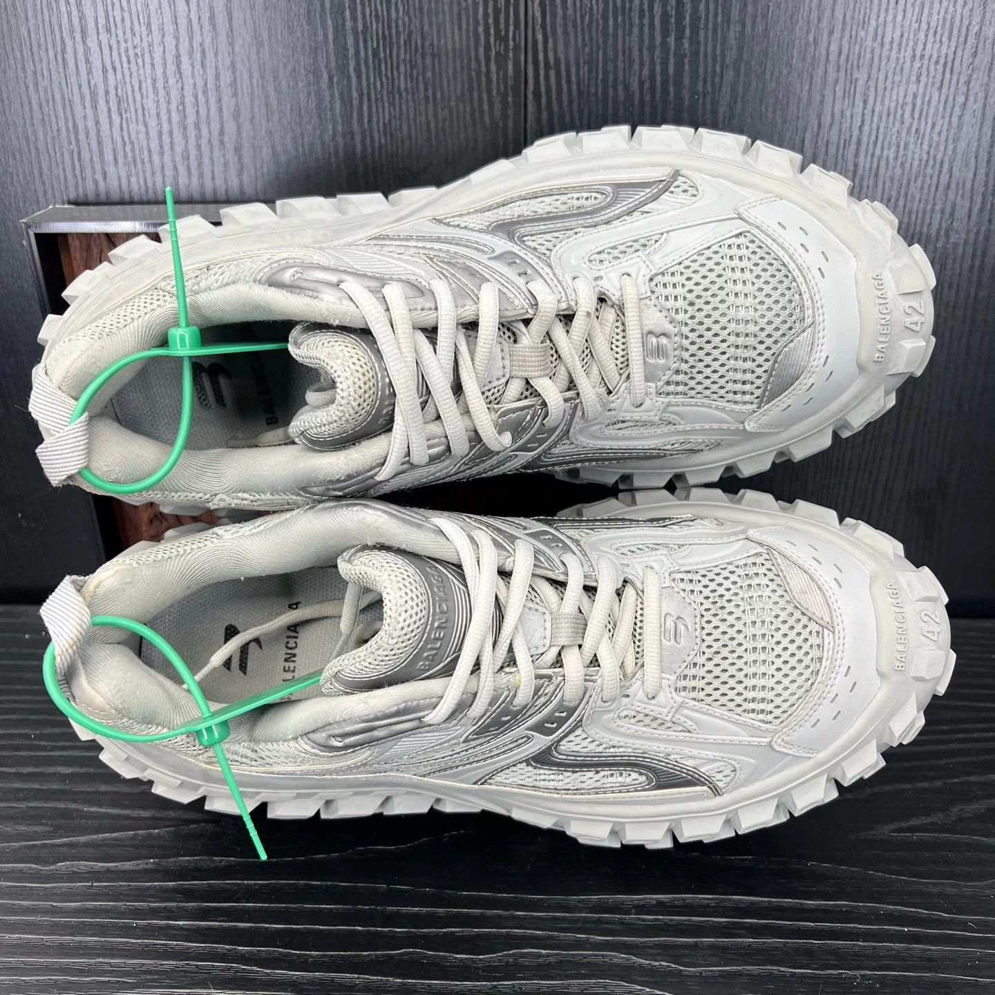 Balenciaga Balenciaga Grey Tire Sneakers Size 42 w/ Box Size US 9 / EU 42 - 5 Thumbnail