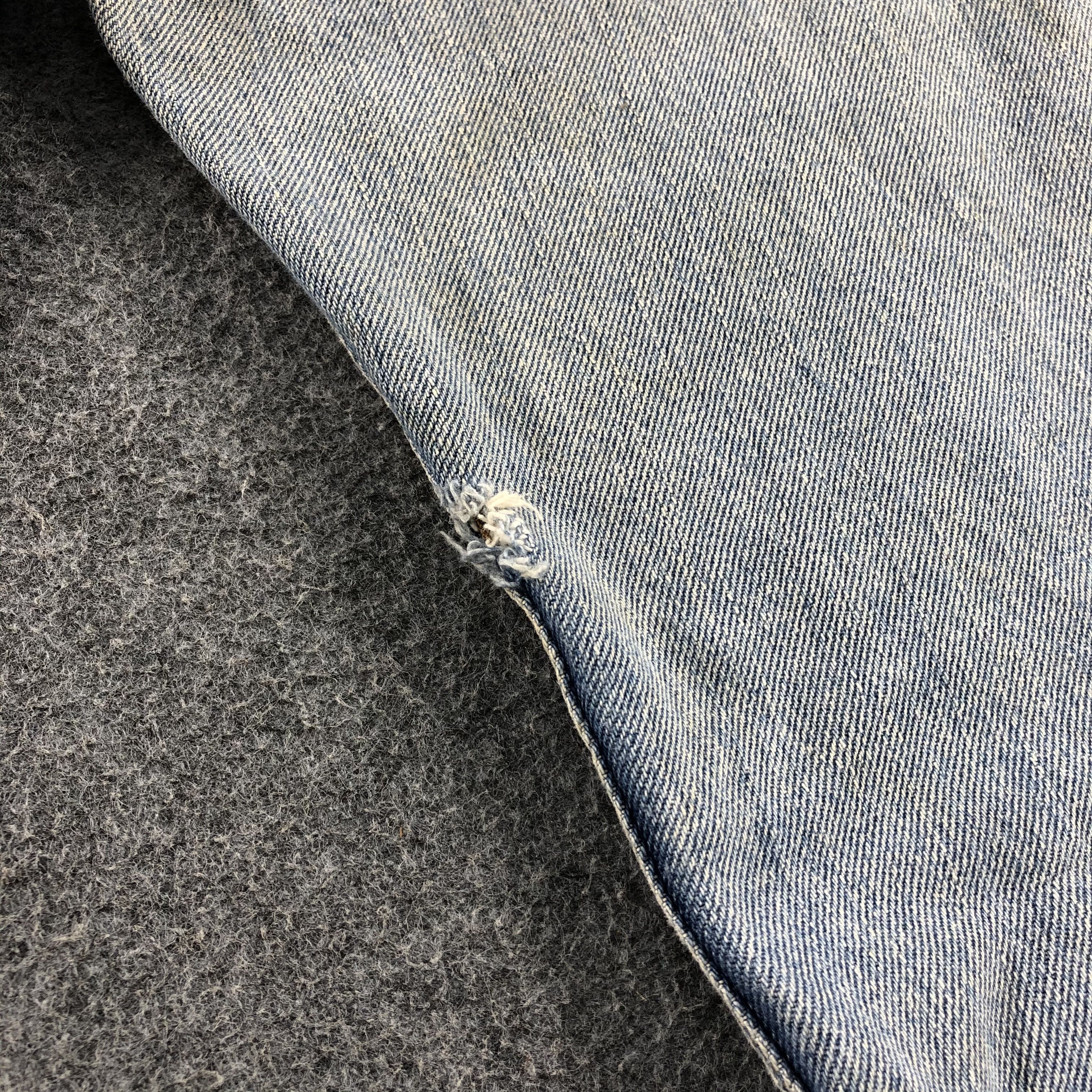 Levi's Vintage Levis 505 Light Wash Jeans- J1323 Size US 35 - 7 Thumbnail