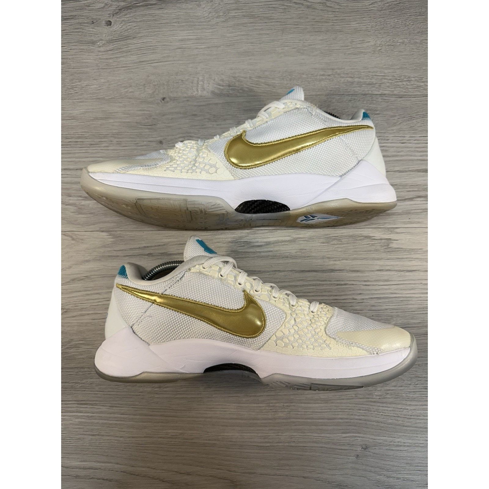 Nike × Undefeated Nike Undefeated x Kobe 5 Protro Unlucky 13 - Size 9 Size US 9 / EU 42 - 3 Thumbnail
