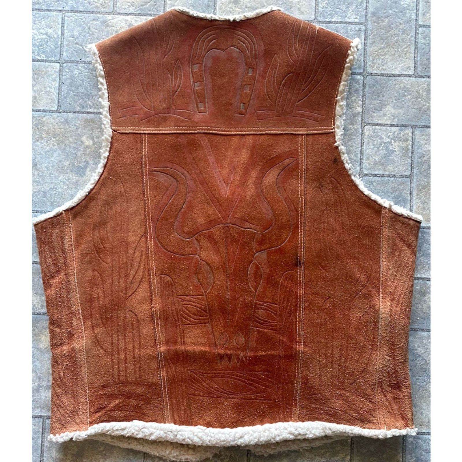Vintage Hecho En Mexico Pile Genuine Leather Tooled Vest 44 Brown Horseshoe Cactus Bull Mens Vest Brown Size US S / EU 44-46 / 1 - 2 Thumbnail