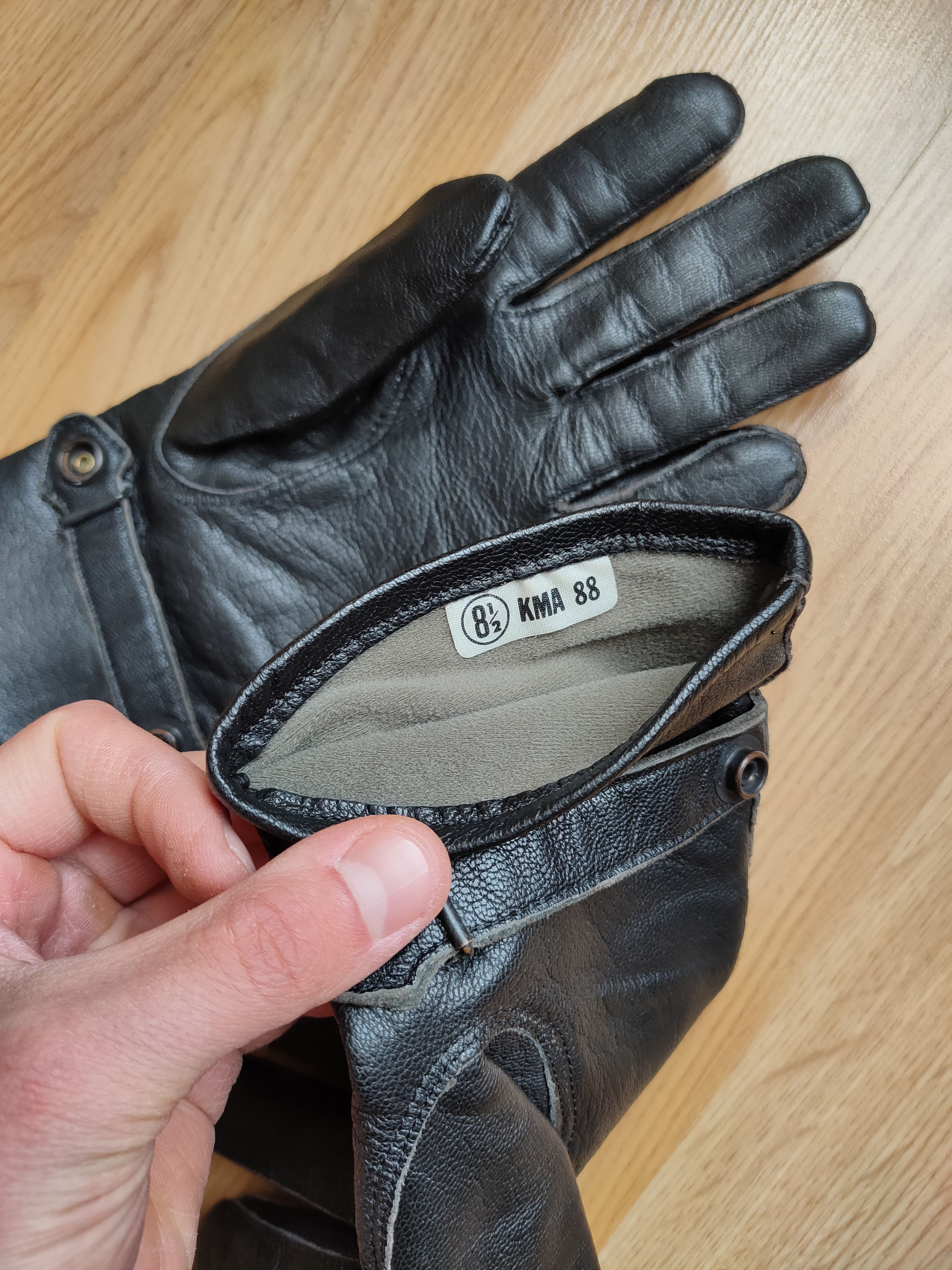 Designer Vintage Y2K Mens Leather Gloves KMA88 Size ONE SIZE - 6 Thumbnail