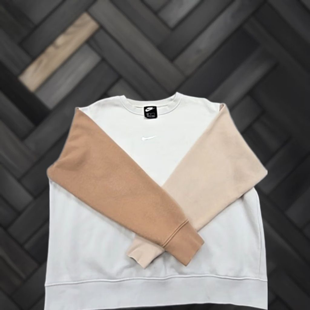 Nike Nike Colorblock Crewneck Sweatshirt M for Unisex Adults - White Beige, Long Sleeve, Pullover, Casual Sweatshirt Size M / US 6-8 / IT 42-44 - 1 Thumbnail
