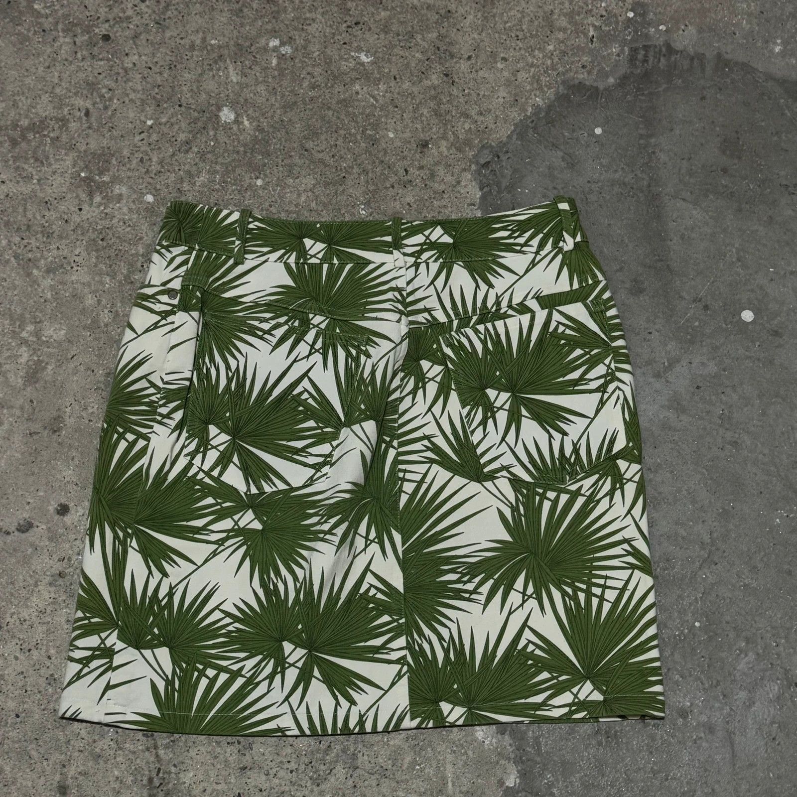 Celine S/S 2004 Celine yucca leaf print skirt Size 28" / US 6 / IT 42 - 4 Thumbnail