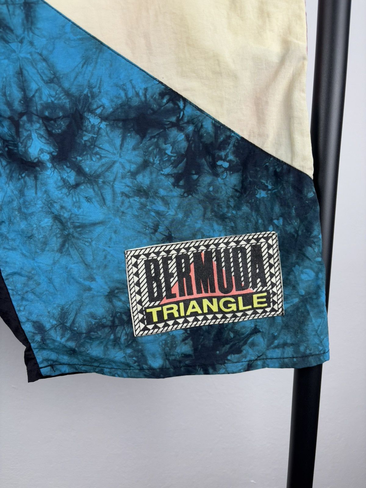 Other Bermuda Triangle crazy shorts size M Size US 32 / EU 48 - 3 Thumbnail