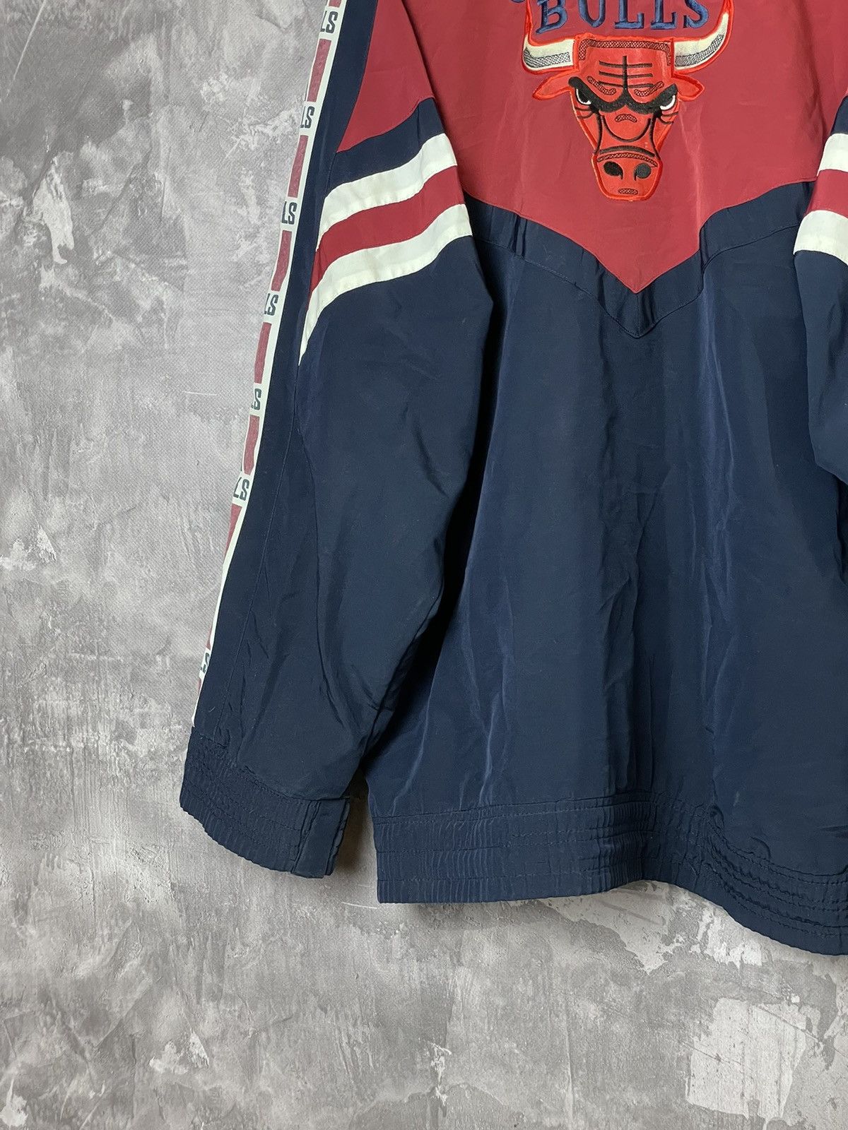 NBA × Vintage Vintage Chicago Bulls NBA Jacket like Lakers Hornets Bills Size US L / EU 52-54 / 3 - 6 Thumbnail