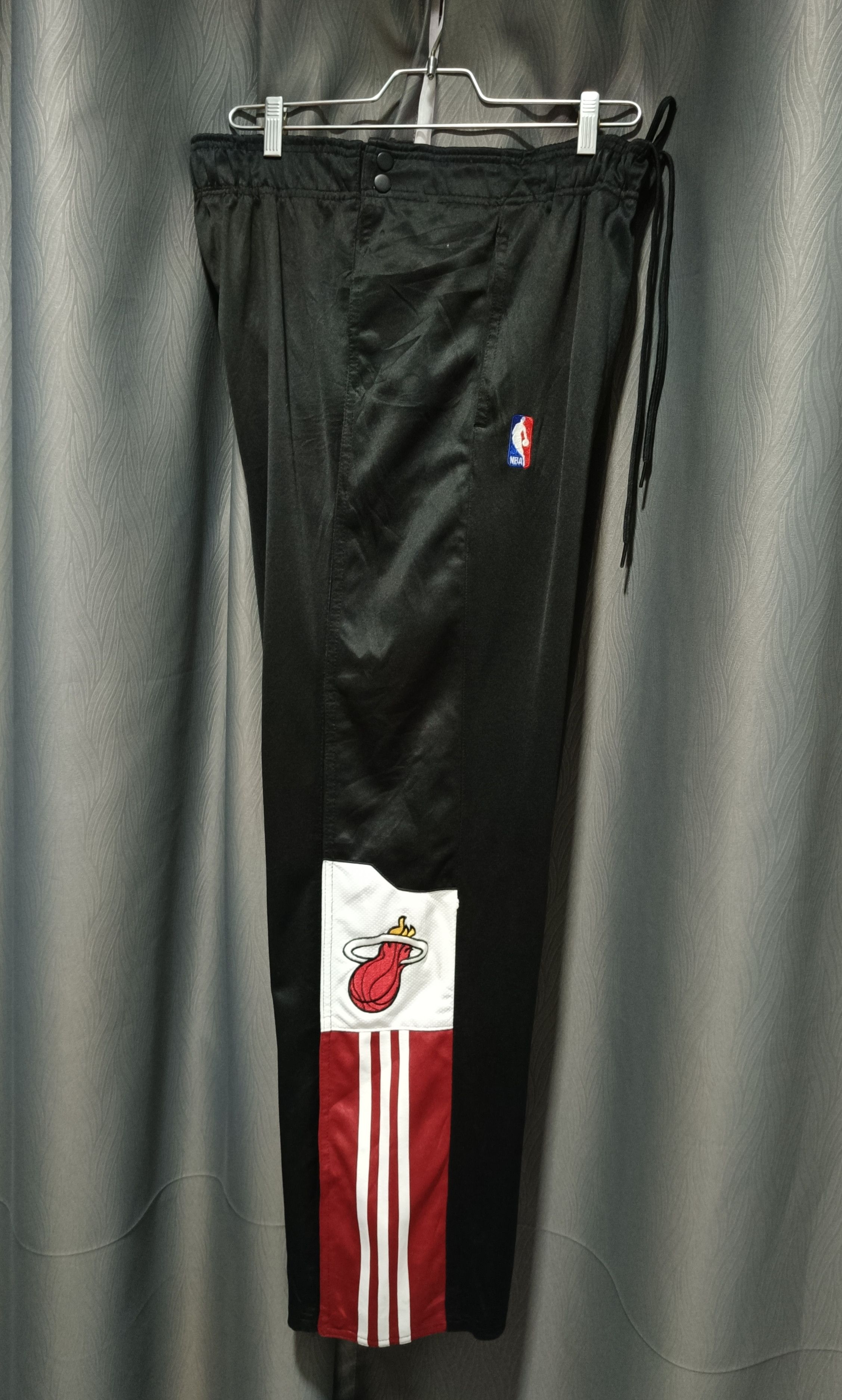 Adidas Vintage Adidas Miami Heat Tearaway Baggy Nylon Pants 90s Size US 32 / EU 48 - 3 Thumbnail