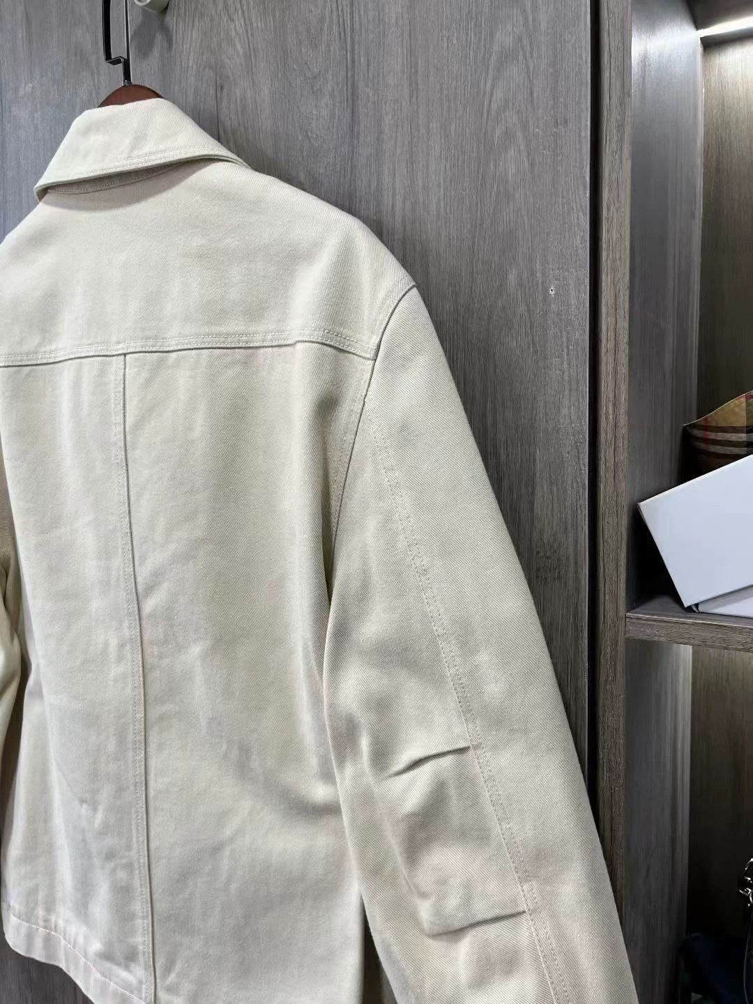 Louis Vuitton Louis Vuitton Off-White Large Pocket Jacket 44 Size US S / EU 44-46 / 1 - 5 Thumbnail
