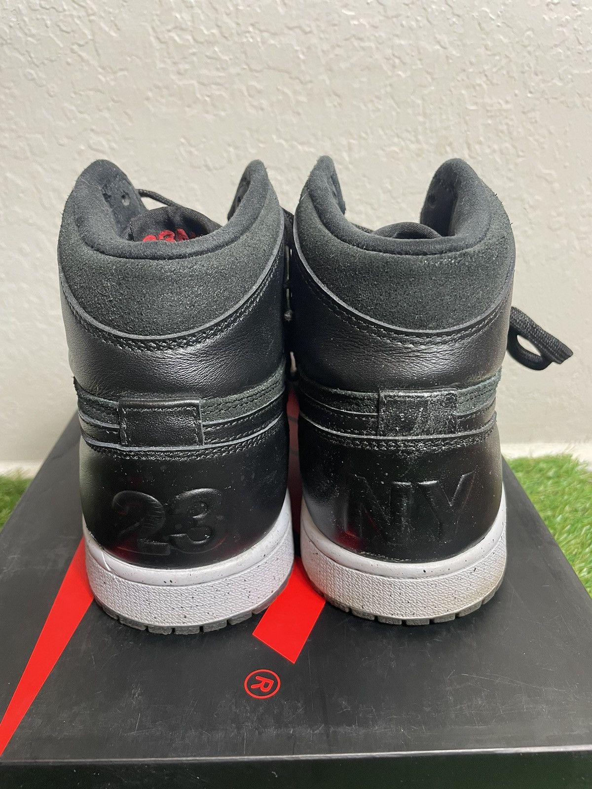 Nike AIR JORDAN 1 RETRO HIGH NYC 23NY BLACK 715060-002 Men 8 Size US 8 / EU 41 - 5 Thumbnail